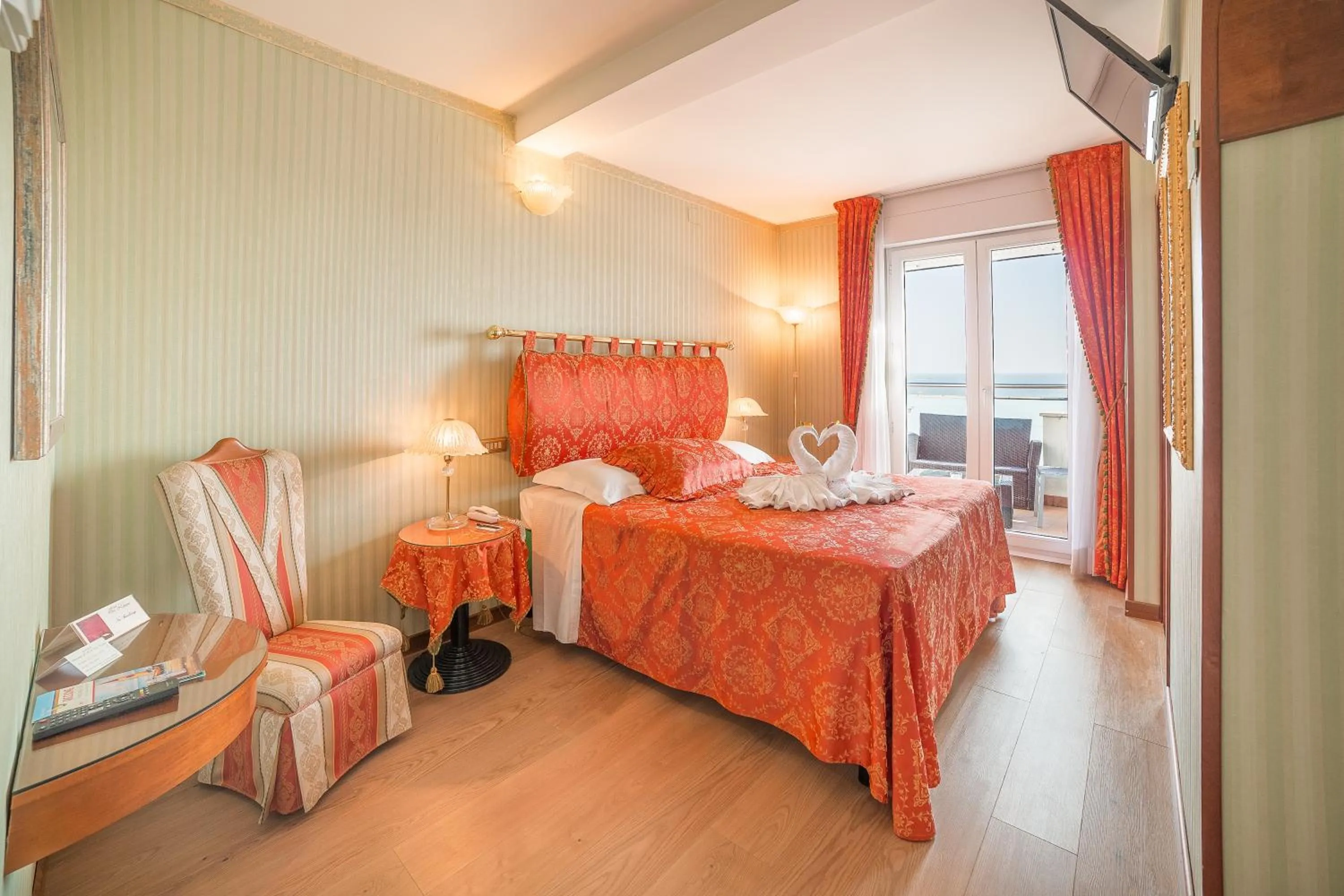 Photo of the whole room, Bed in Hotel Des Nations - Vintage Hotel sul mare