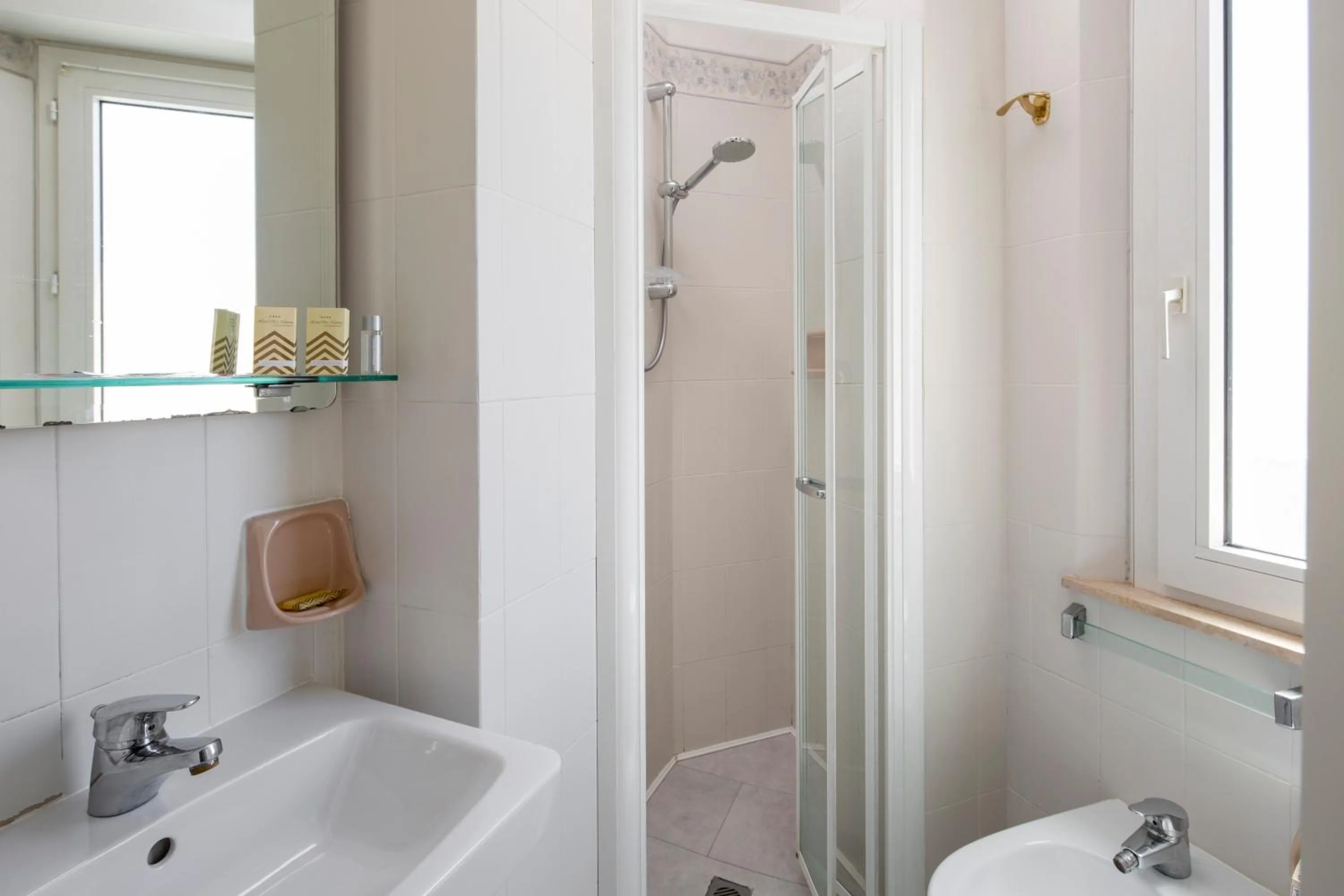 Bathroom in Hotel Des Nations - Vintage Hotel sul mare