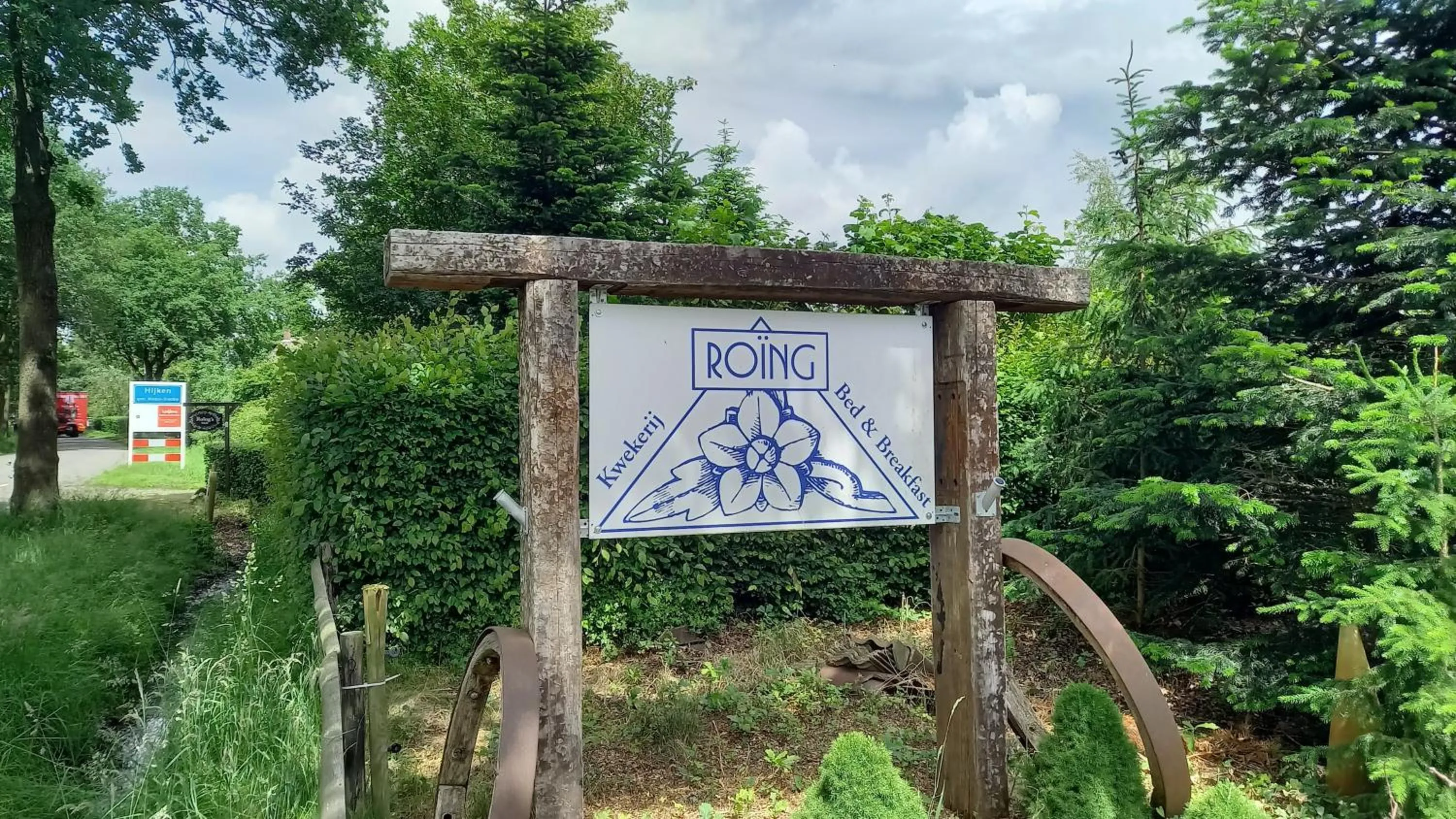 Property building in Roing B&B