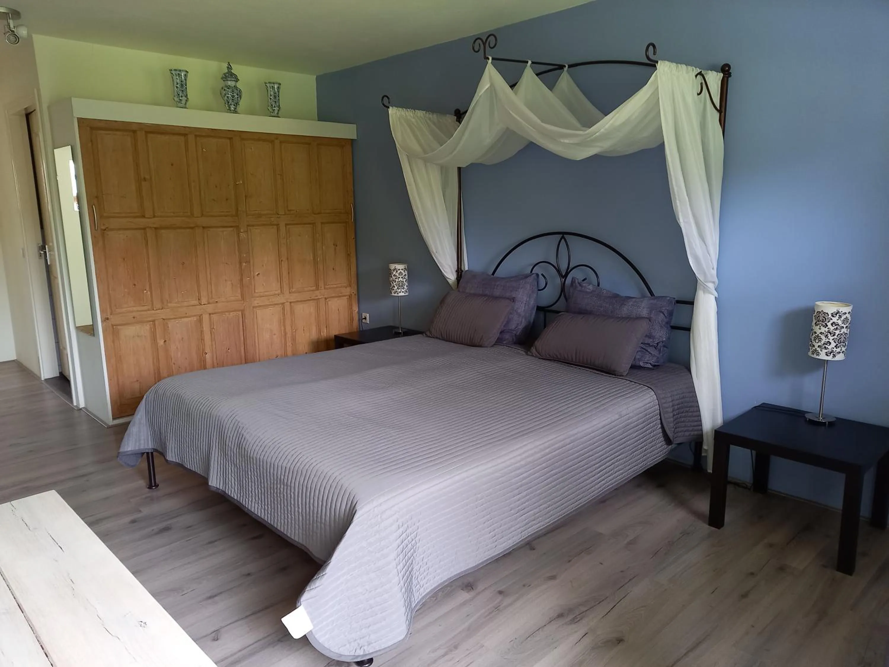 Guests, Bed in Roing B&B