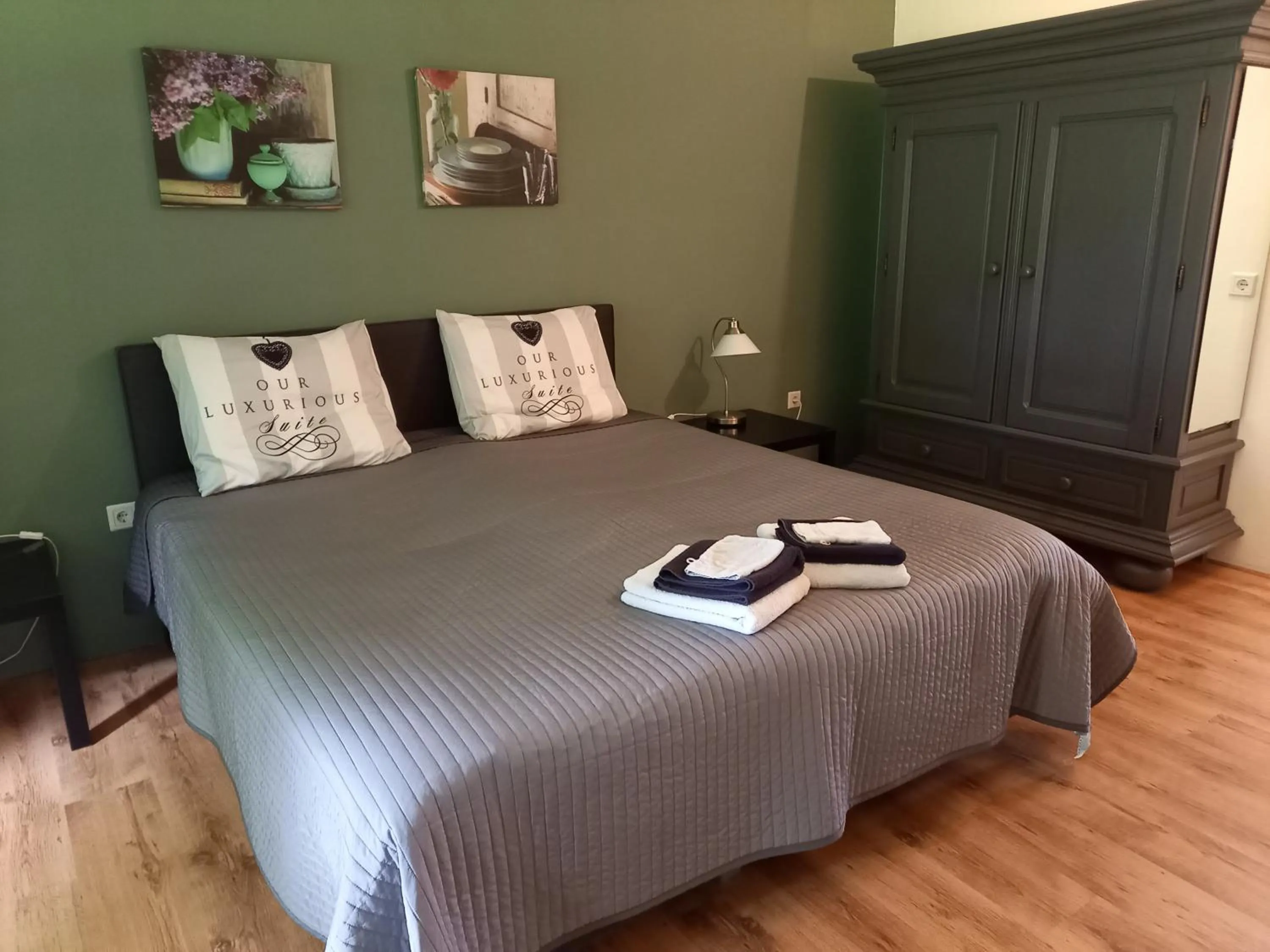 Guests, Bed in Roing B&B