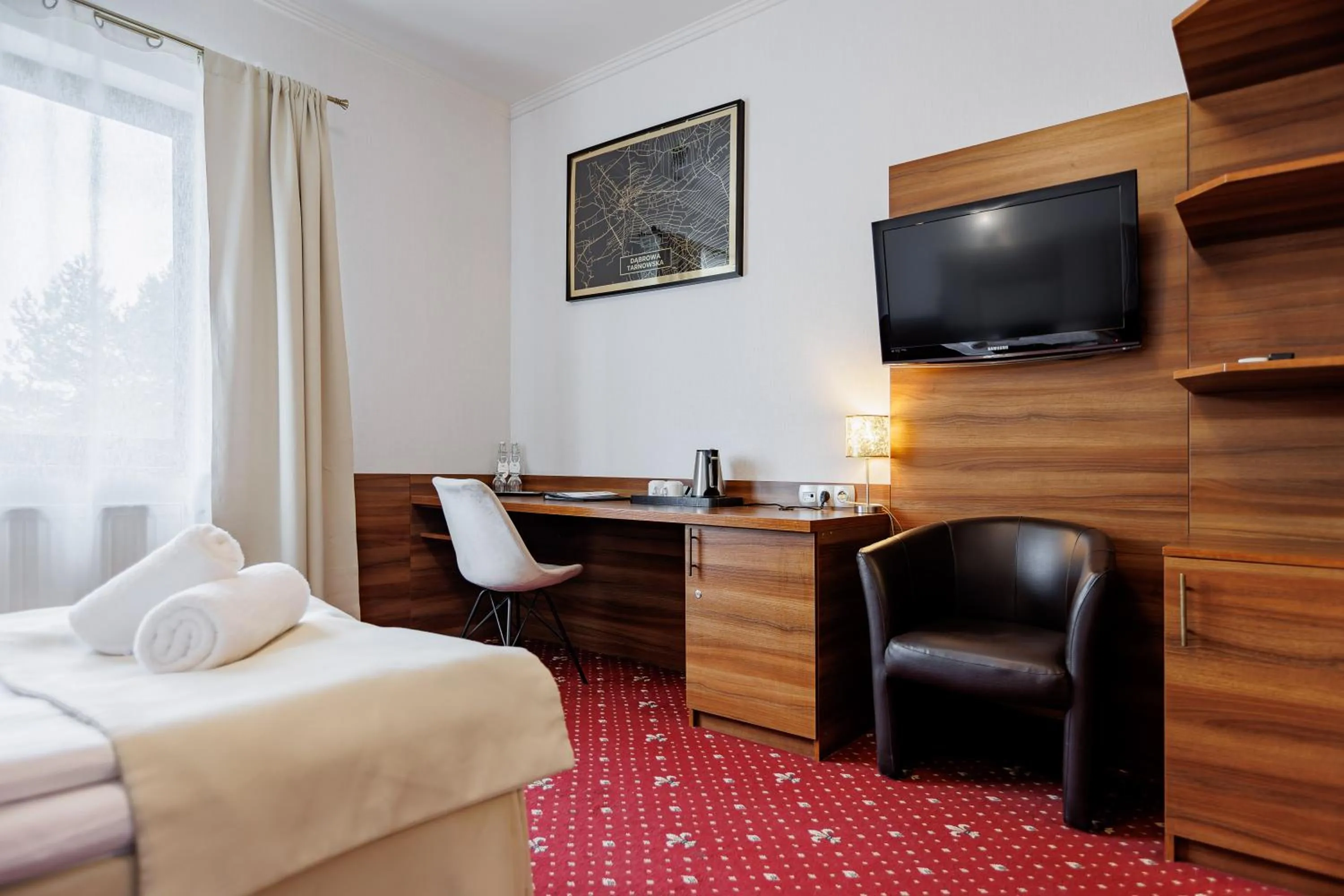 Seating area, Bed in Hotel Cristal Park