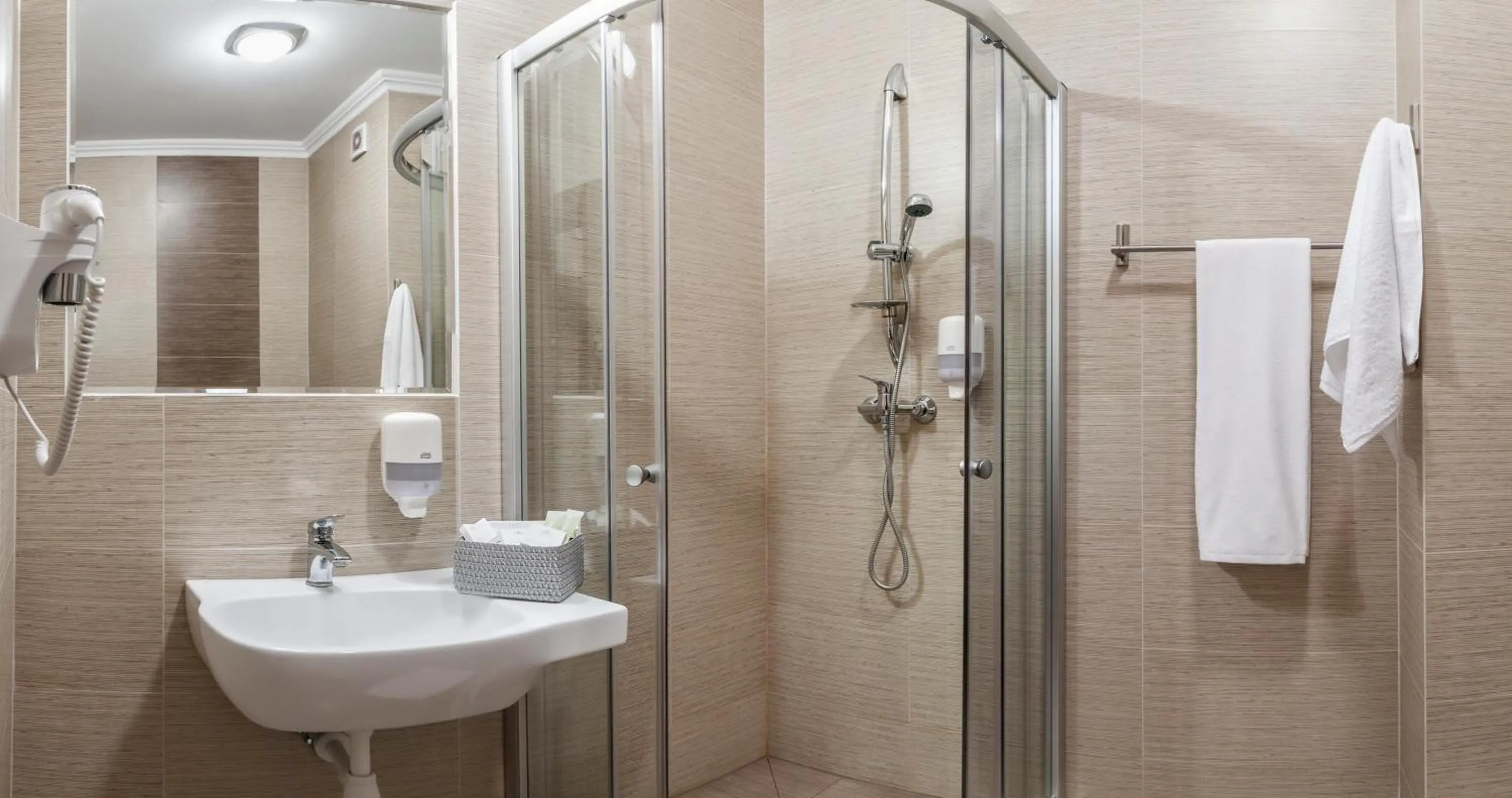 Bathroom in Hotel Cristal Park