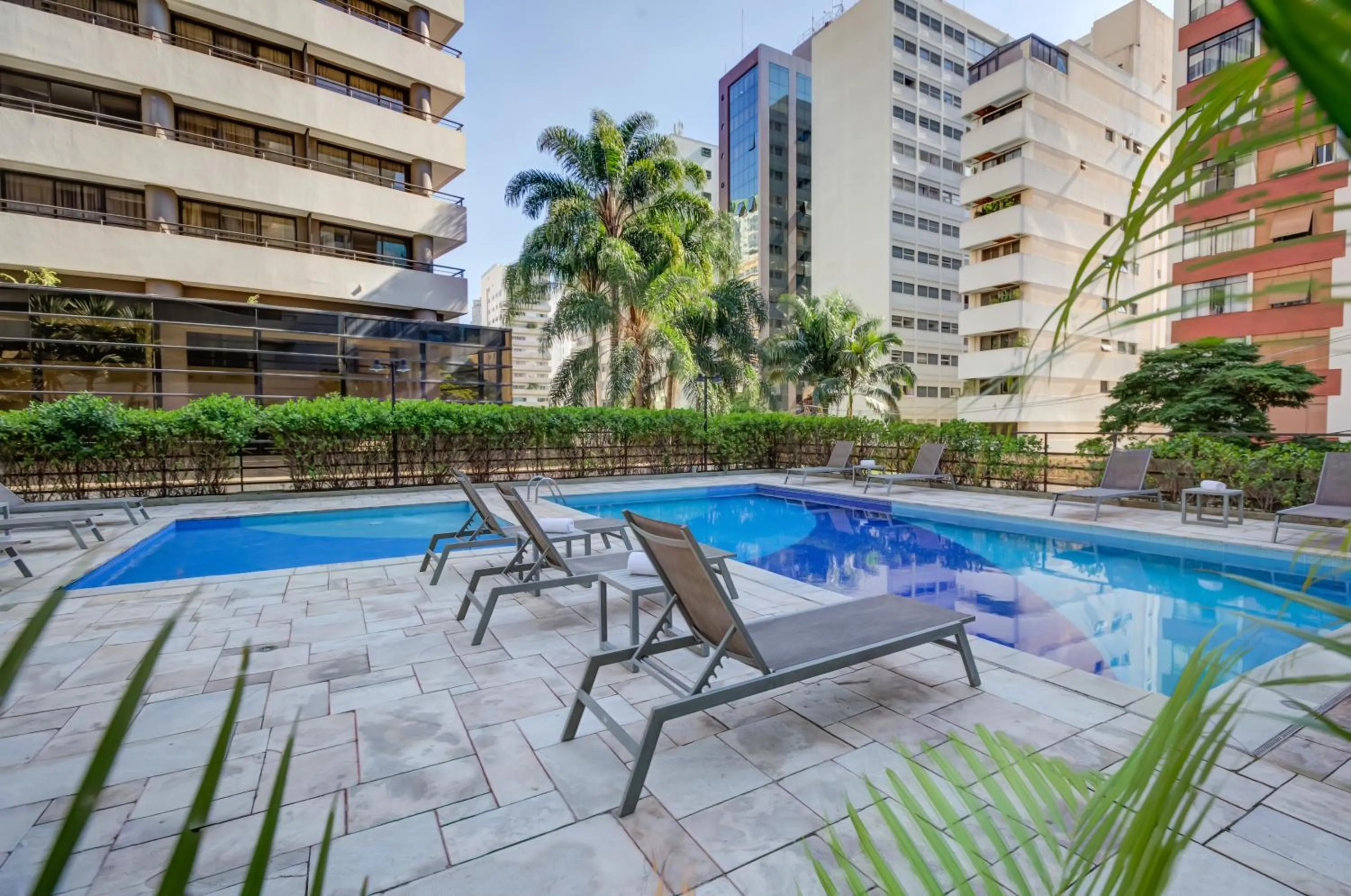 Swimming pool in Radisson São Paulo Paulista