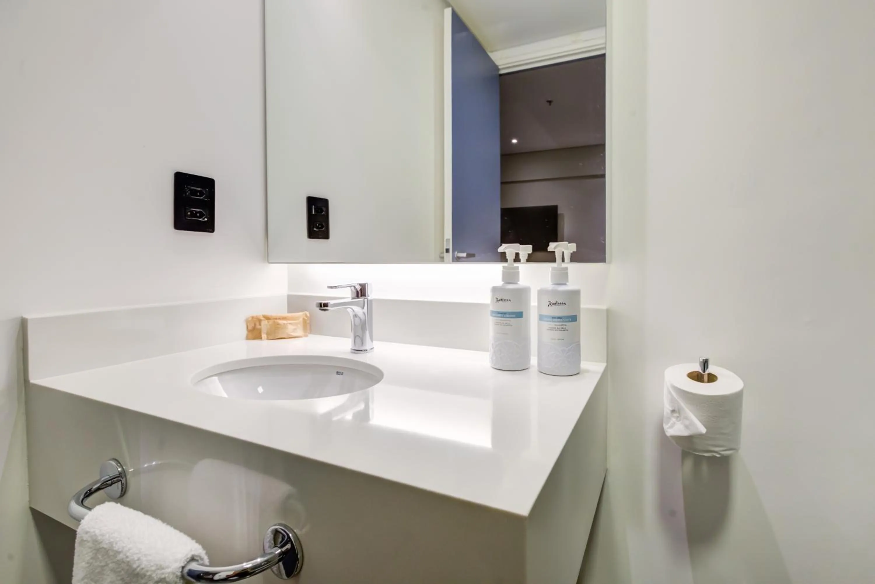 Bathroom in Radisson São Paulo Paulista