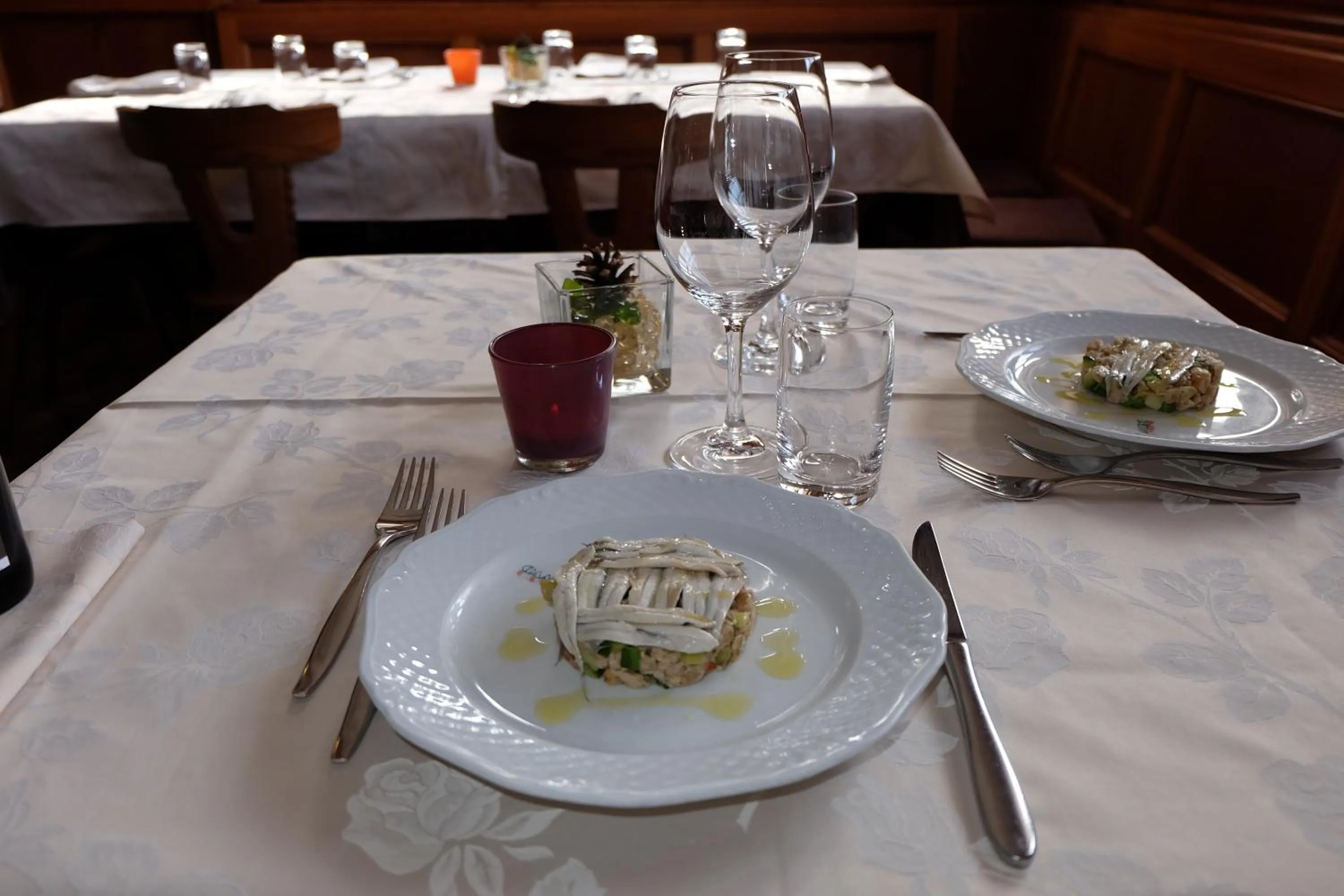 Restaurant/places to eat in Hotel 2 Camini