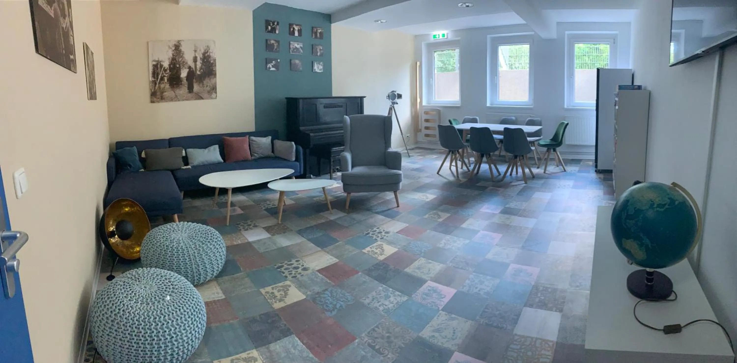 Communal lounge/ TV room in Jugendherberge Potsdam