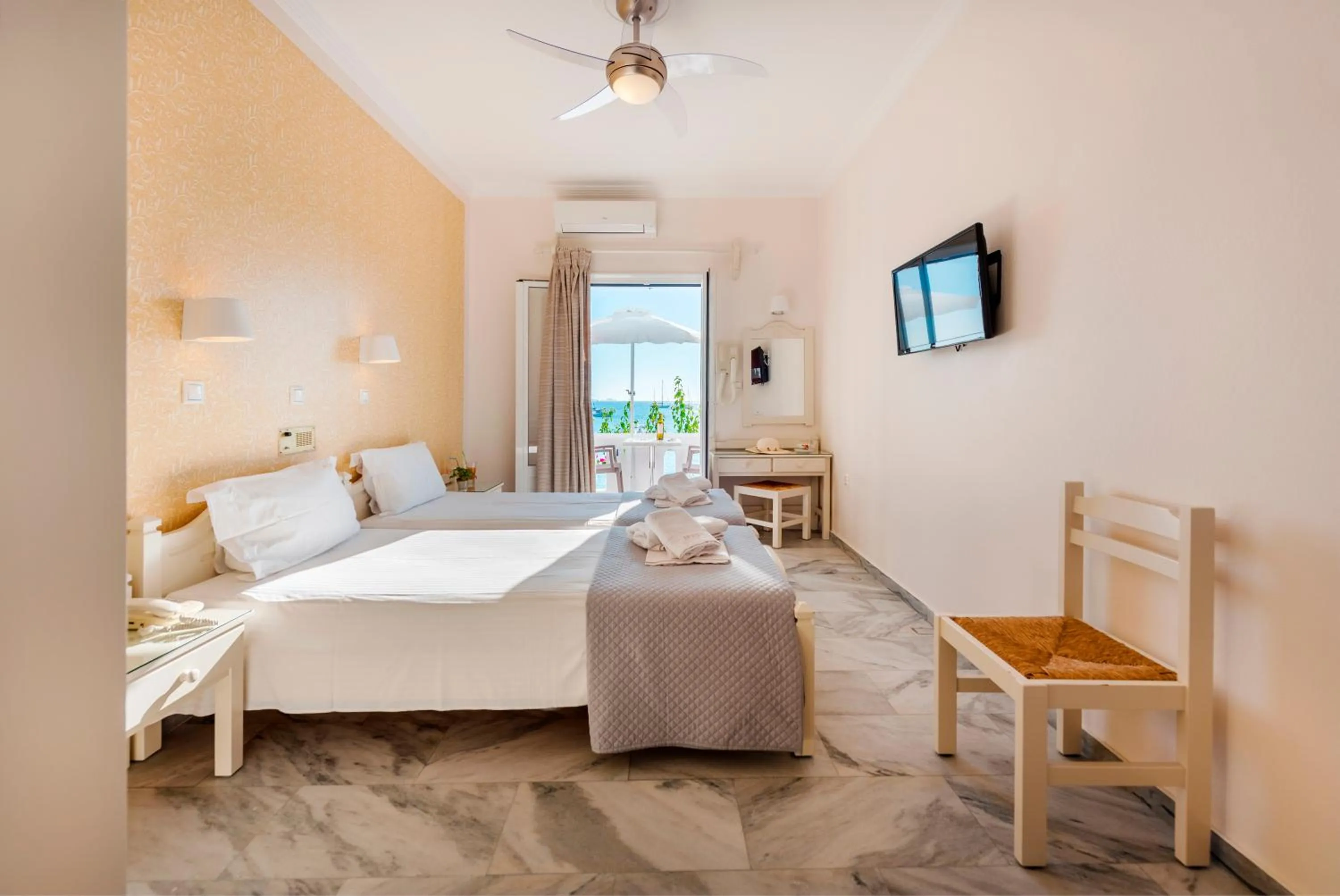 Irene Hotel - Beachfront