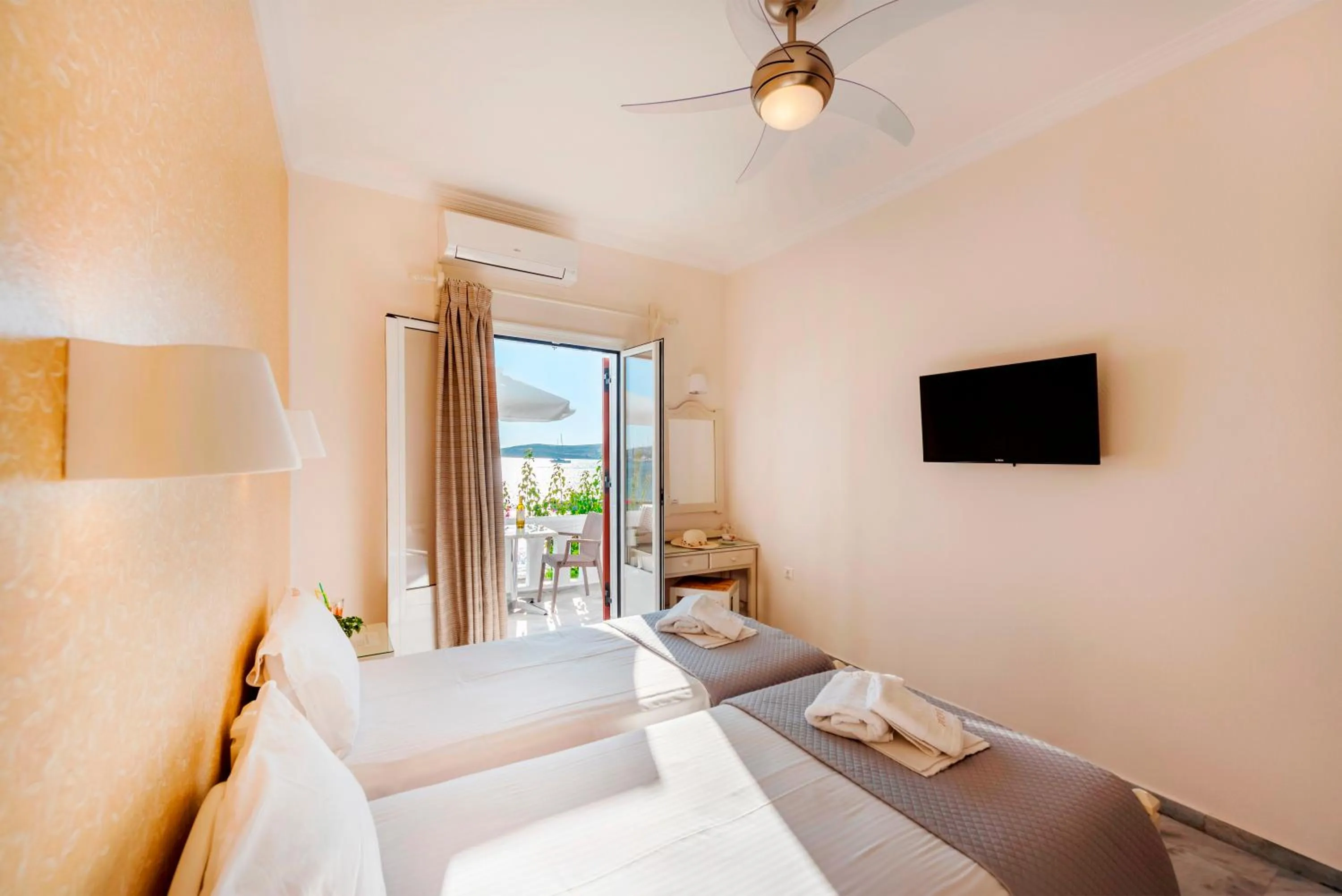 Irene Hotel - Beachfront