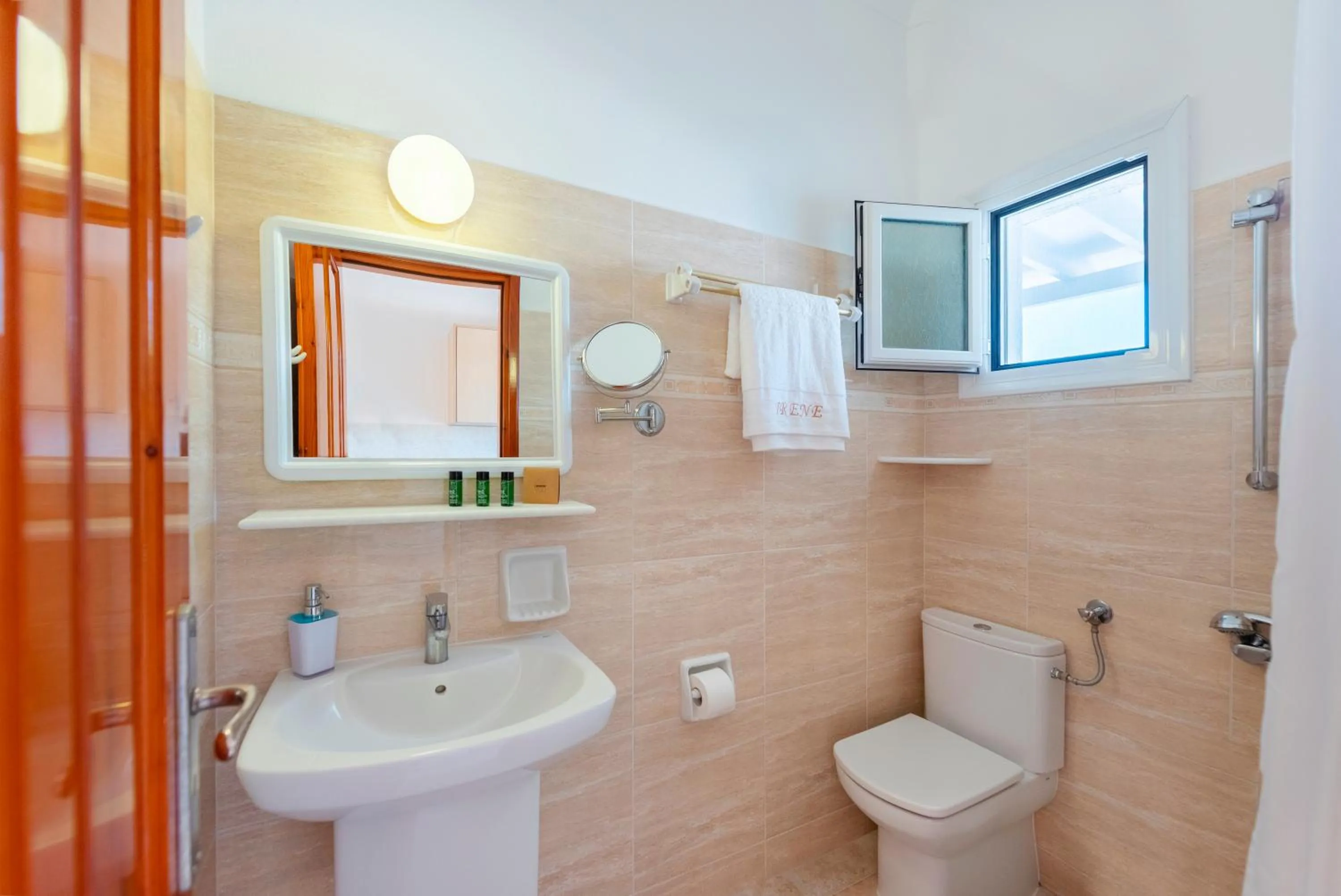 Irene Hotel - Beachfront