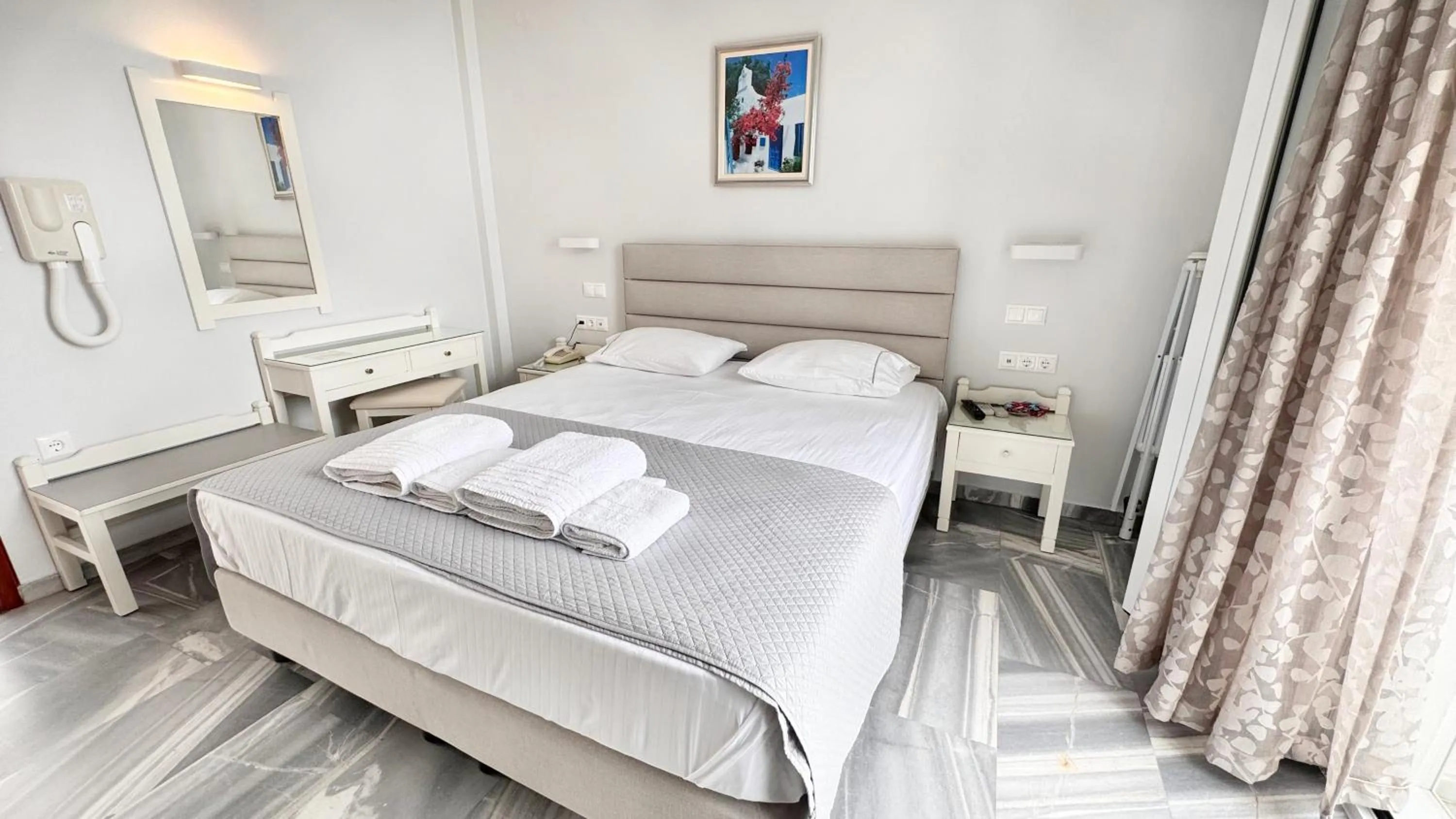 Irene Hotel - Beachfront