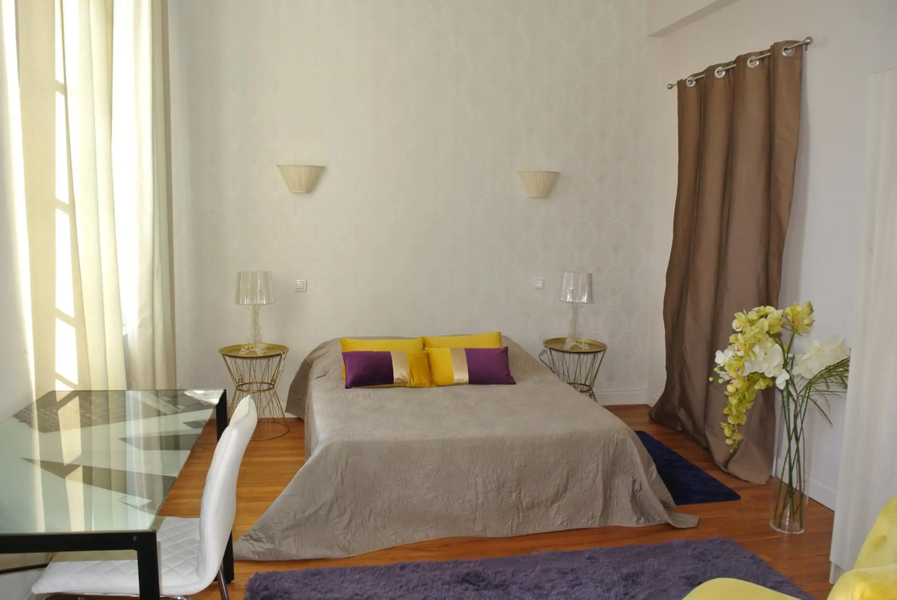 Large Double Room in Domaine de Bellevue Large Double Room in Domaine de Bellevue