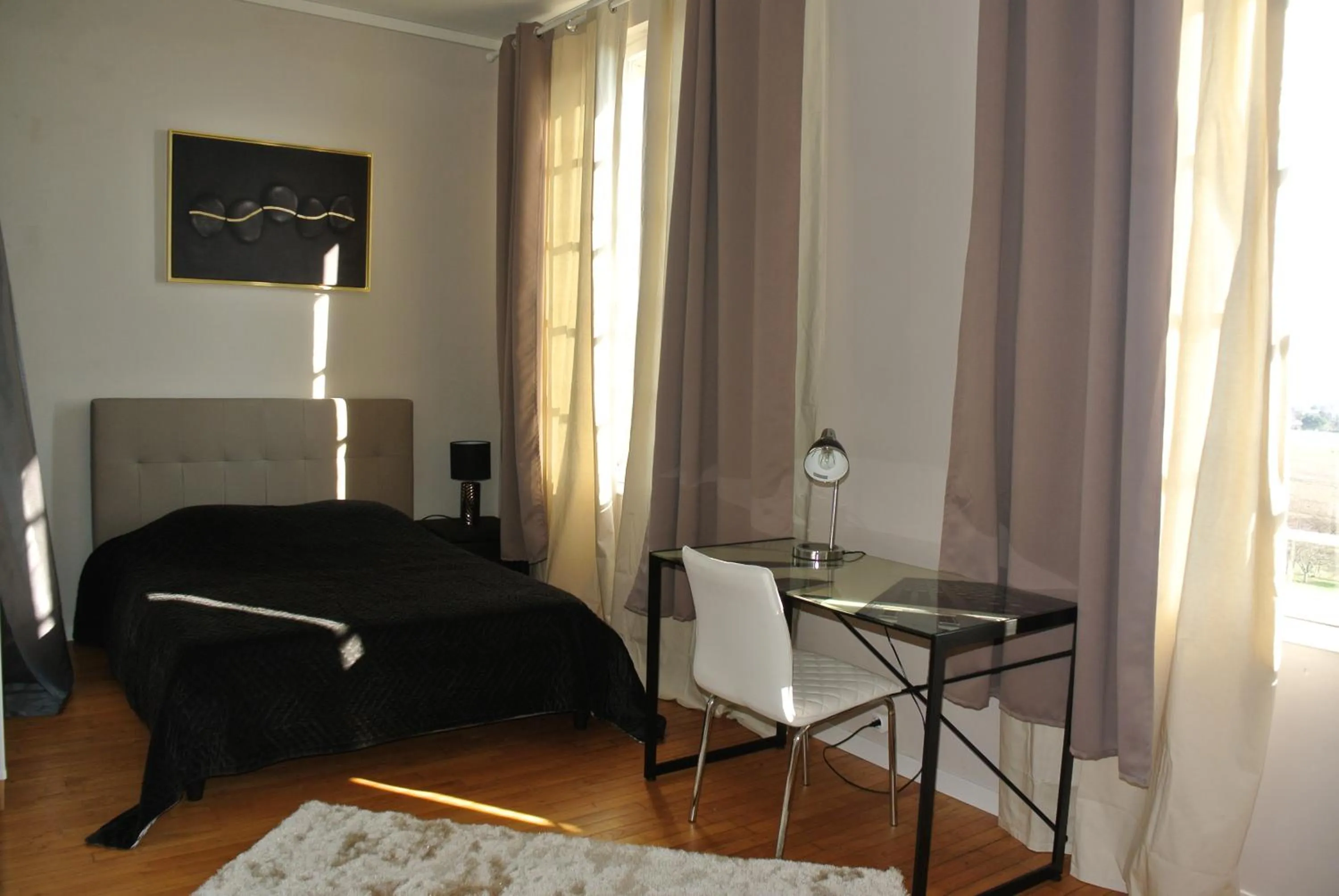 Photo of the whole room in Domaine de Bellevue