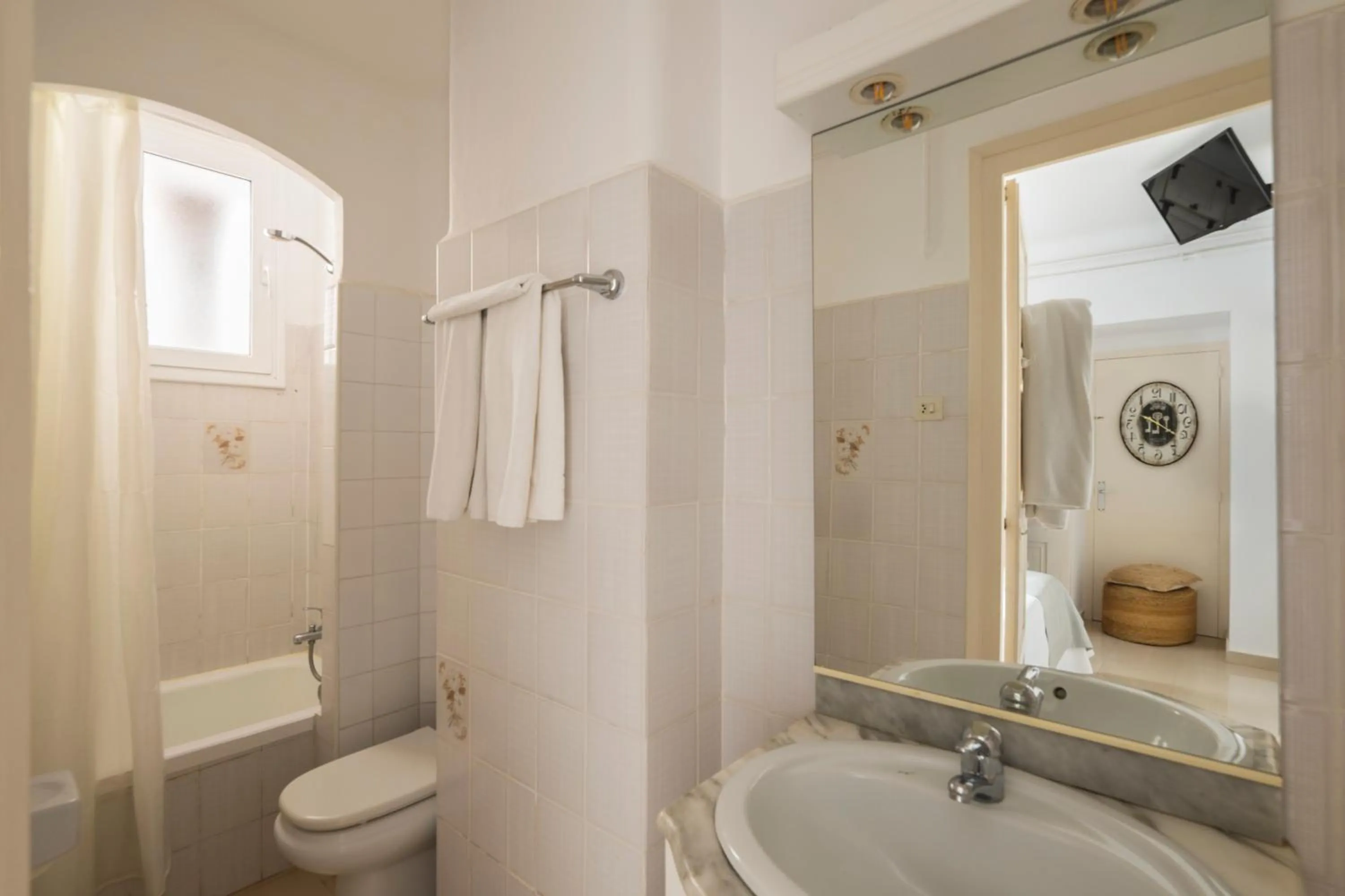 Bathroom in La Goleta