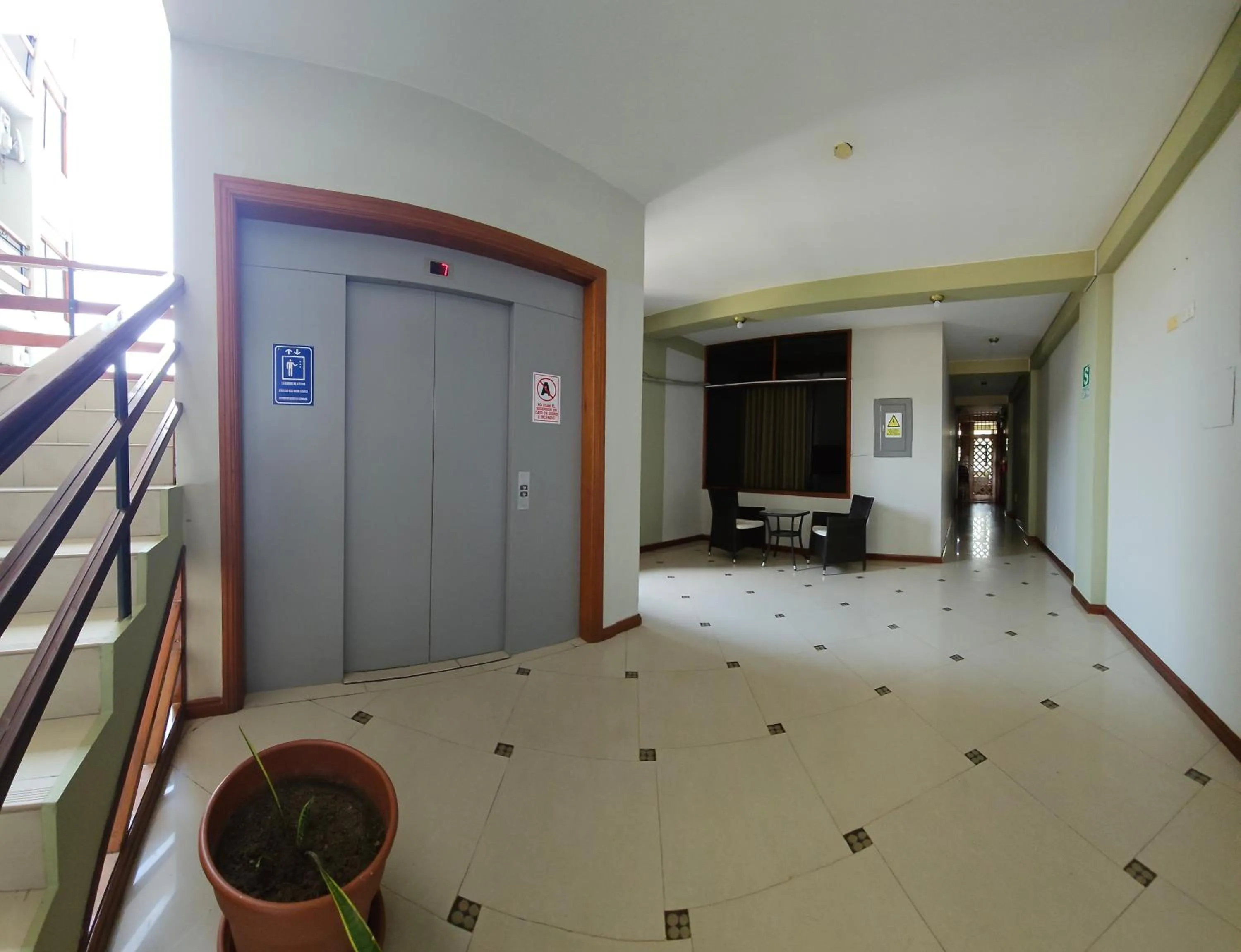 elevator in Hotel Centenario