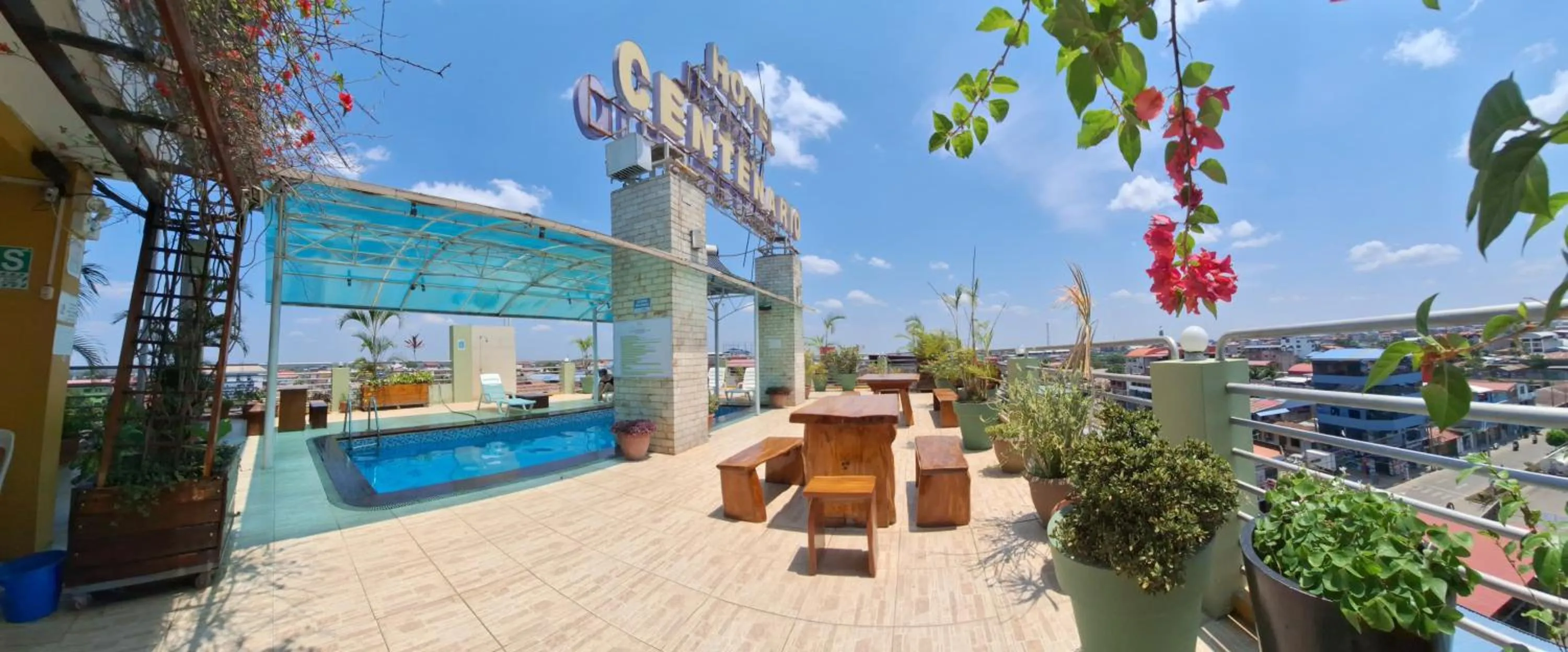 Swimming pool in Hotel Centenario