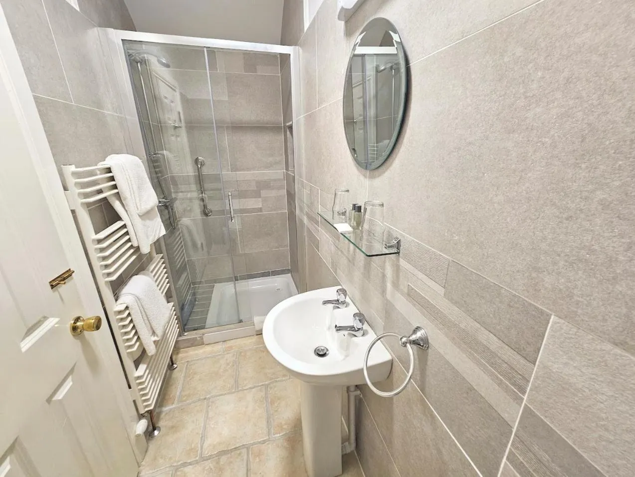 Shower in The Glenbeigh Hotel