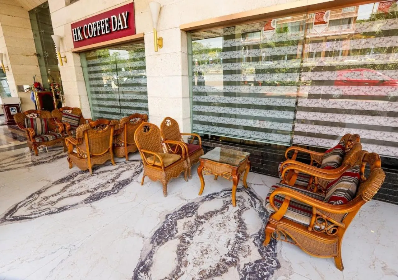 Restaurant/places to eat in HK Clarks Inn, Amritsar