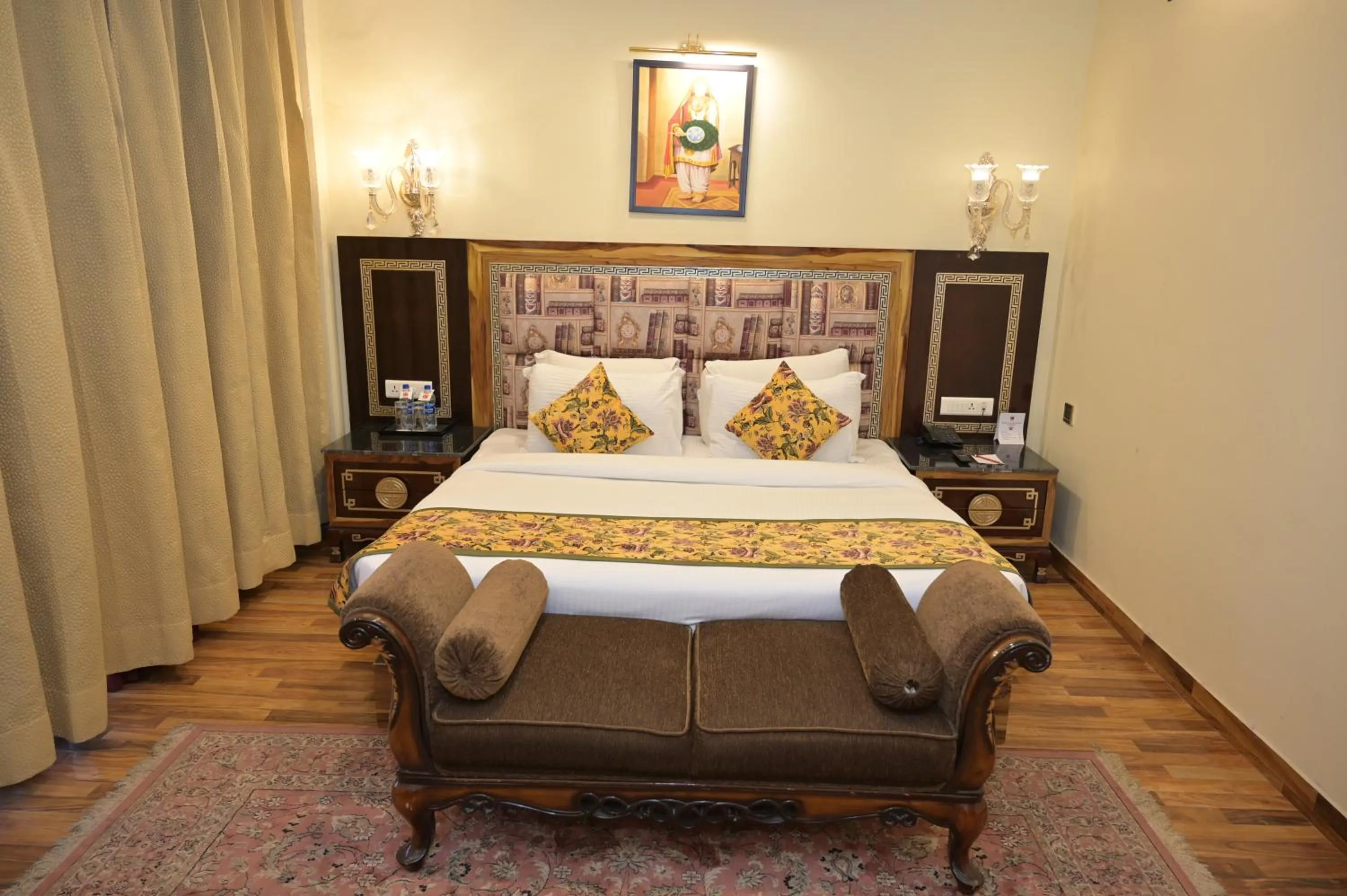 Bed in HK Clarks Inn, Amritsar