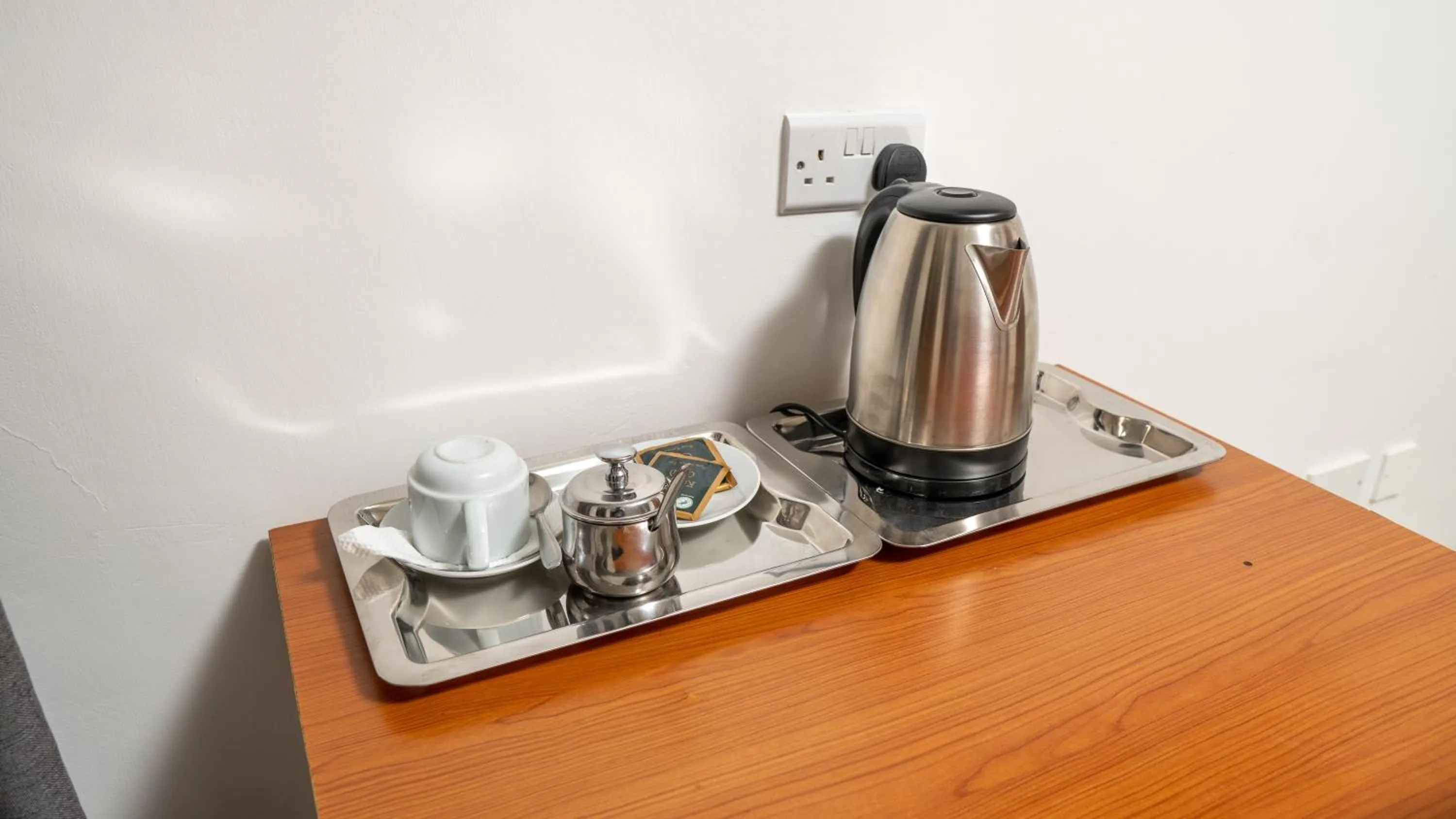 Coffee/tea facilities in Whirlspring Hotel