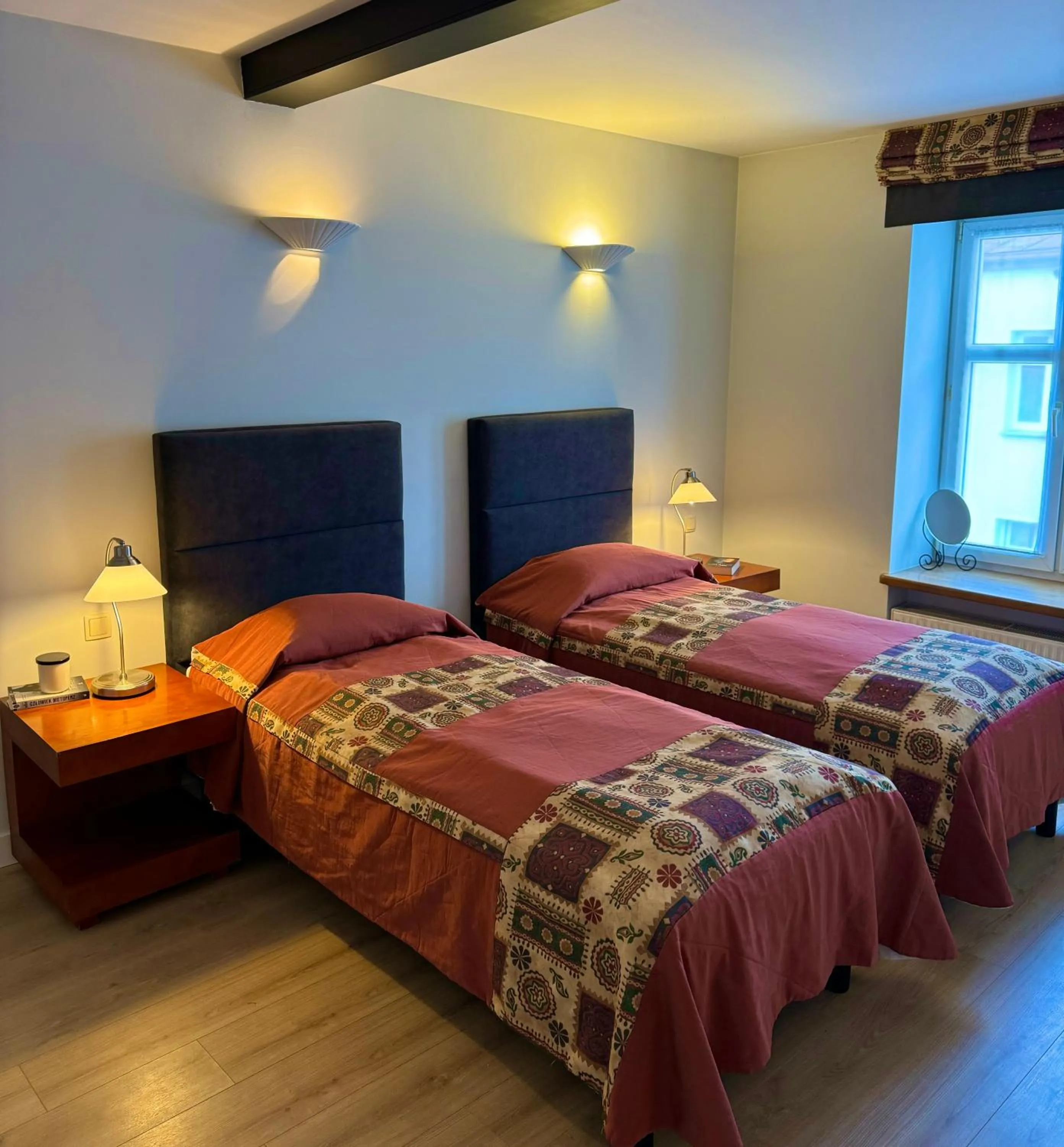 Bed in Home & Travel Apartments - AC - Parking - City Centre - Manufaktura - OFF Piotrkowska - EC1 - ATLAS Arena - Orientarium - Monopolis