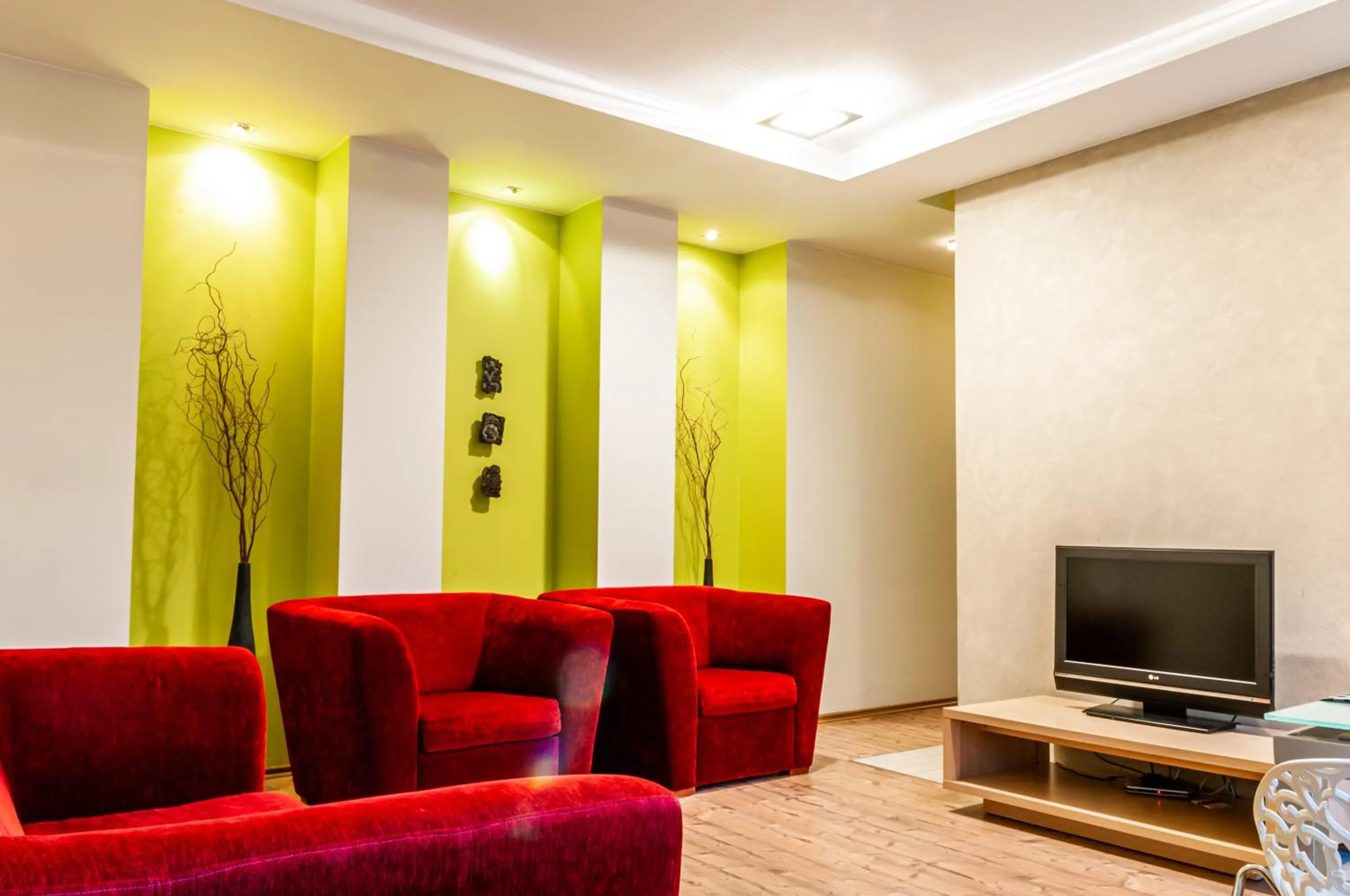 Living room in Home & Travel Apartments - AC - Parking - City Centre - Manufaktura - OFF Piotrkowska - EC1 - ATLAS Arena - Orientarium - Monopolis