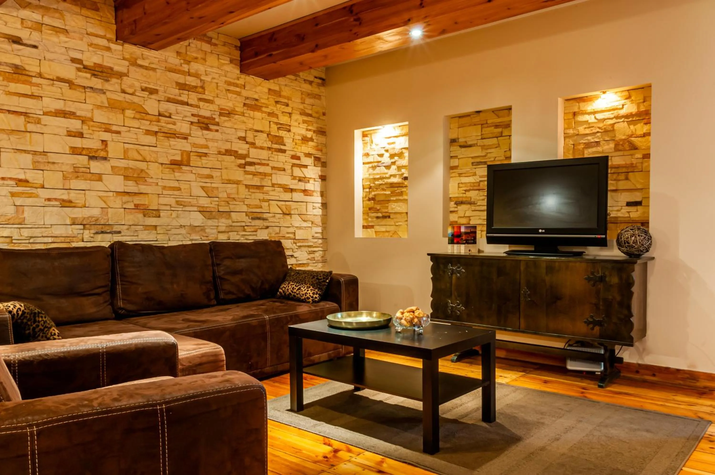 TV and multimedia in Home & Travel Apartments - AC - Parking - City Centre - Manufaktura - OFF Piotrkowska - EC1 - ATLAS Arena - Orientarium - Monopolis