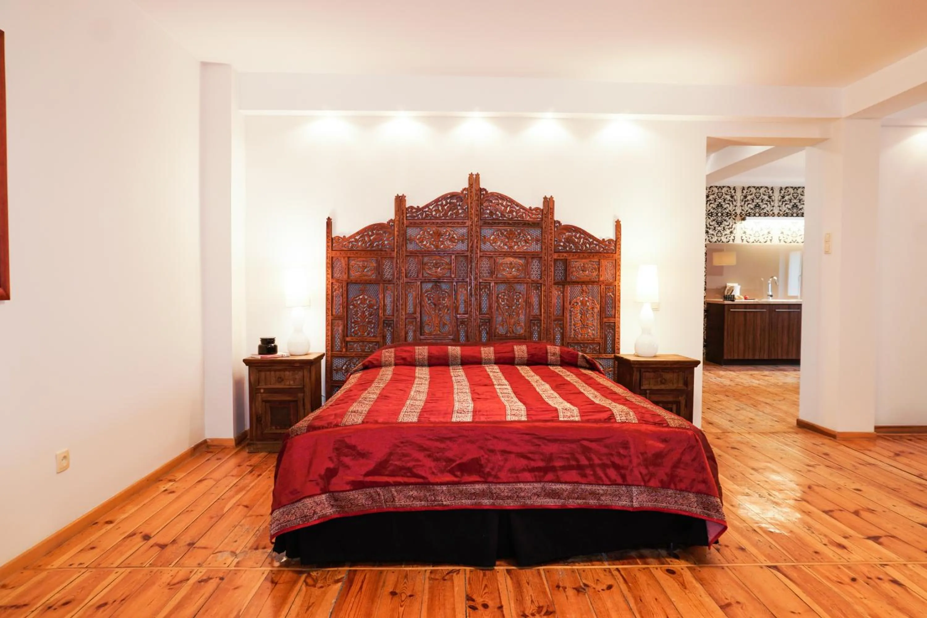 Bed in Home & Travel Apartments - AC - Parking - City Centre - Manufaktura - OFF Piotrkowska - EC1 - ATLAS Arena - Orientarium - Monopolis