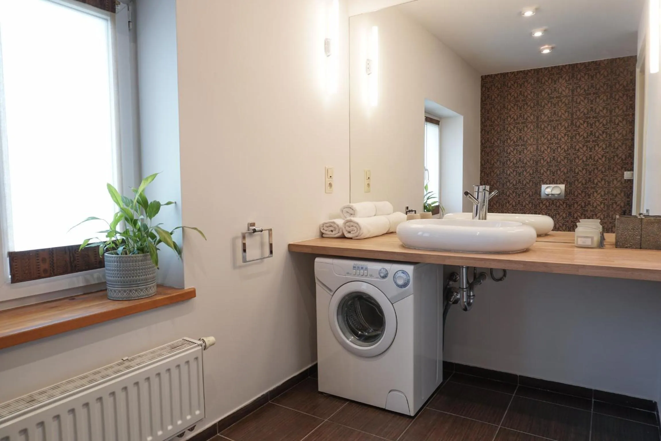 Toilet in Home & Travel Apartments - AC - Parking - City Centre - Manufaktura - OFF Piotrkowska - EC1 - ATLAS Arena - Orientarium - Monopolis