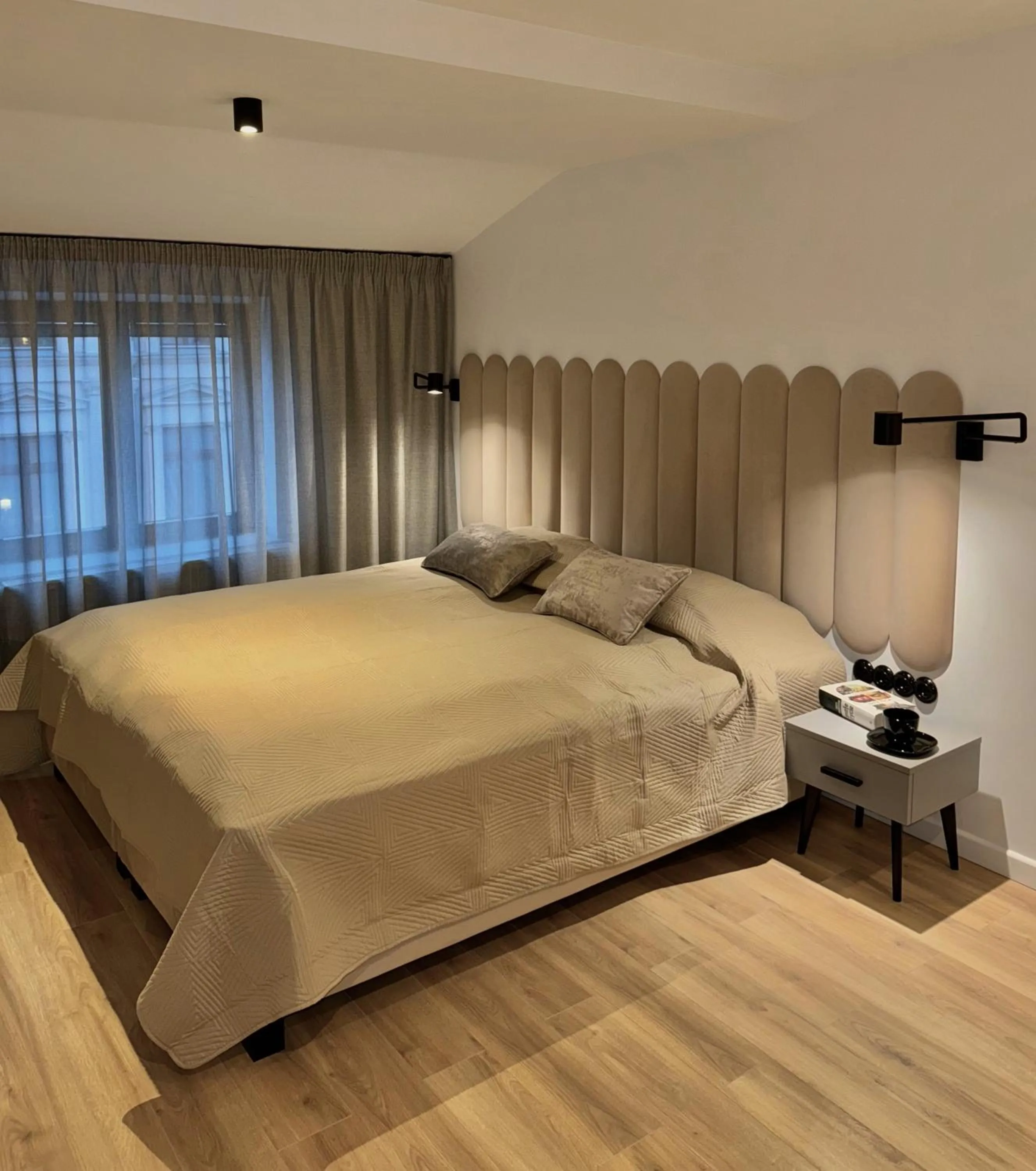 Bed in Home & Travel Apartments - AC - Parking - City Centre - Manufaktura - OFF Piotrkowska - EC1 - ATLAS Arena - Orientarium - Monopolis