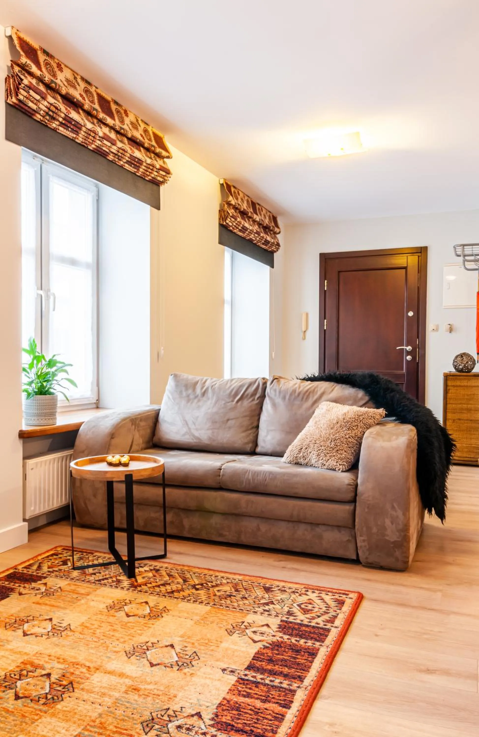 Living room in Home & Travel Apartments - AC - Parking - City Centre - Manufaktura - OFF Piotrkowska - EC1 - ATLAS Arena - Orientarium - Monopolis