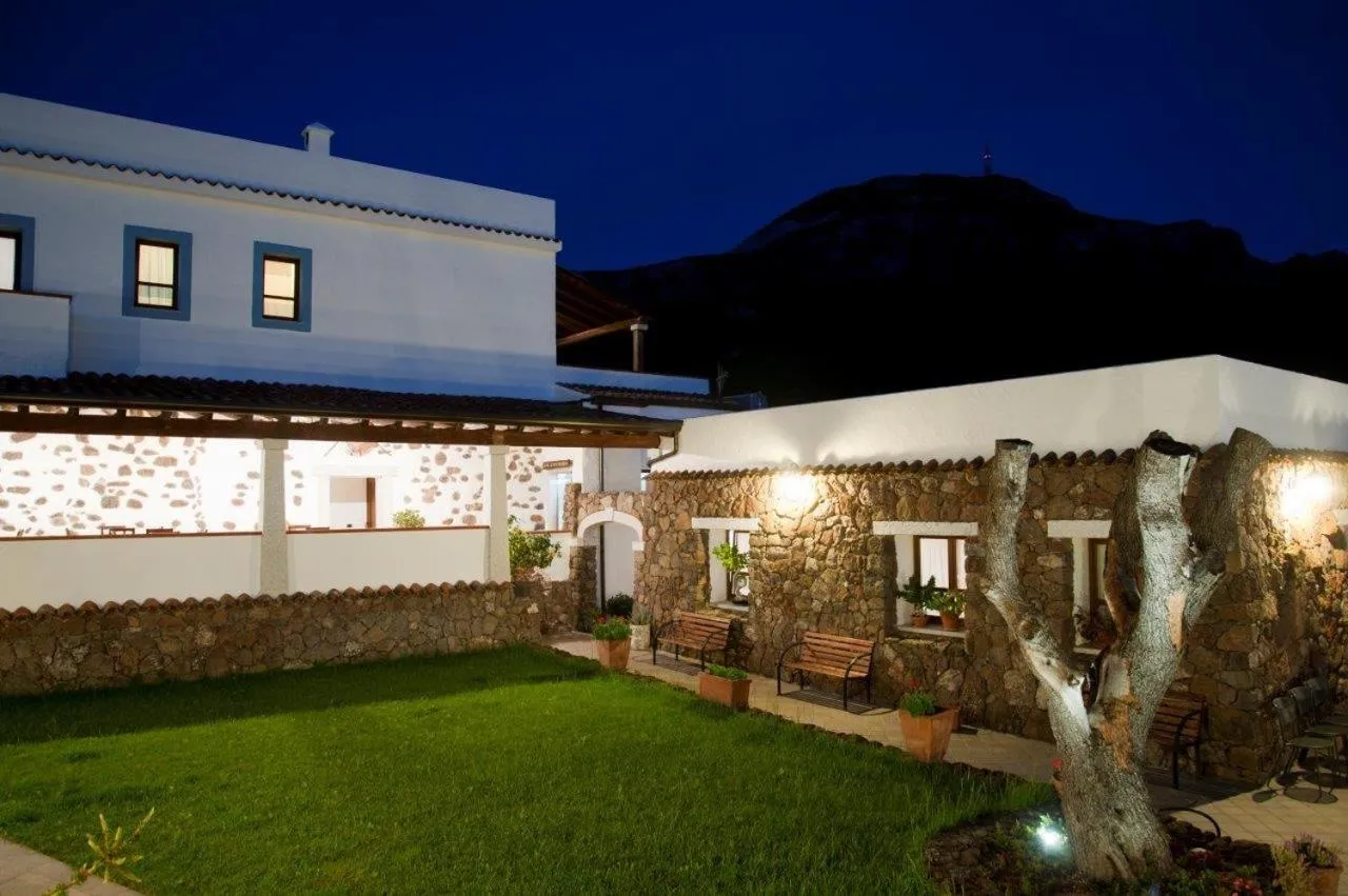 Garden in Turismo Rurale Belvedere Pradonos