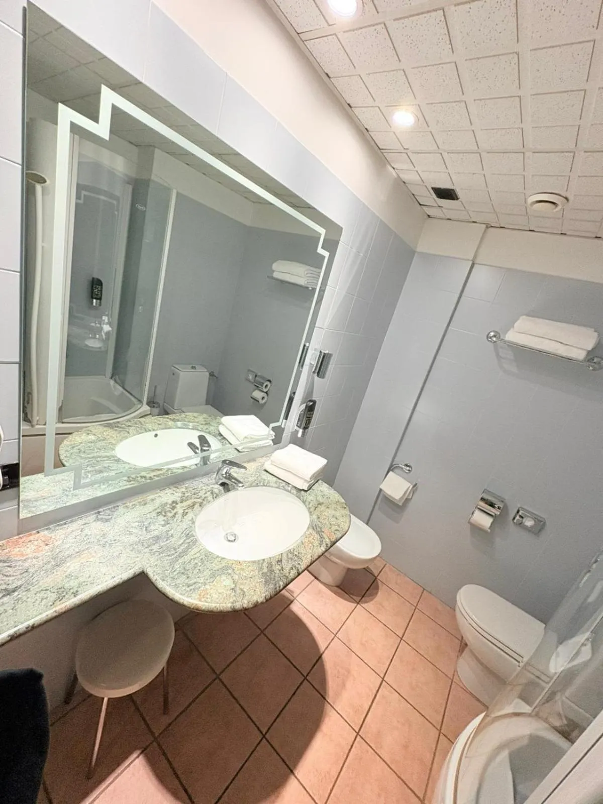 Toilet in Hotel Verri