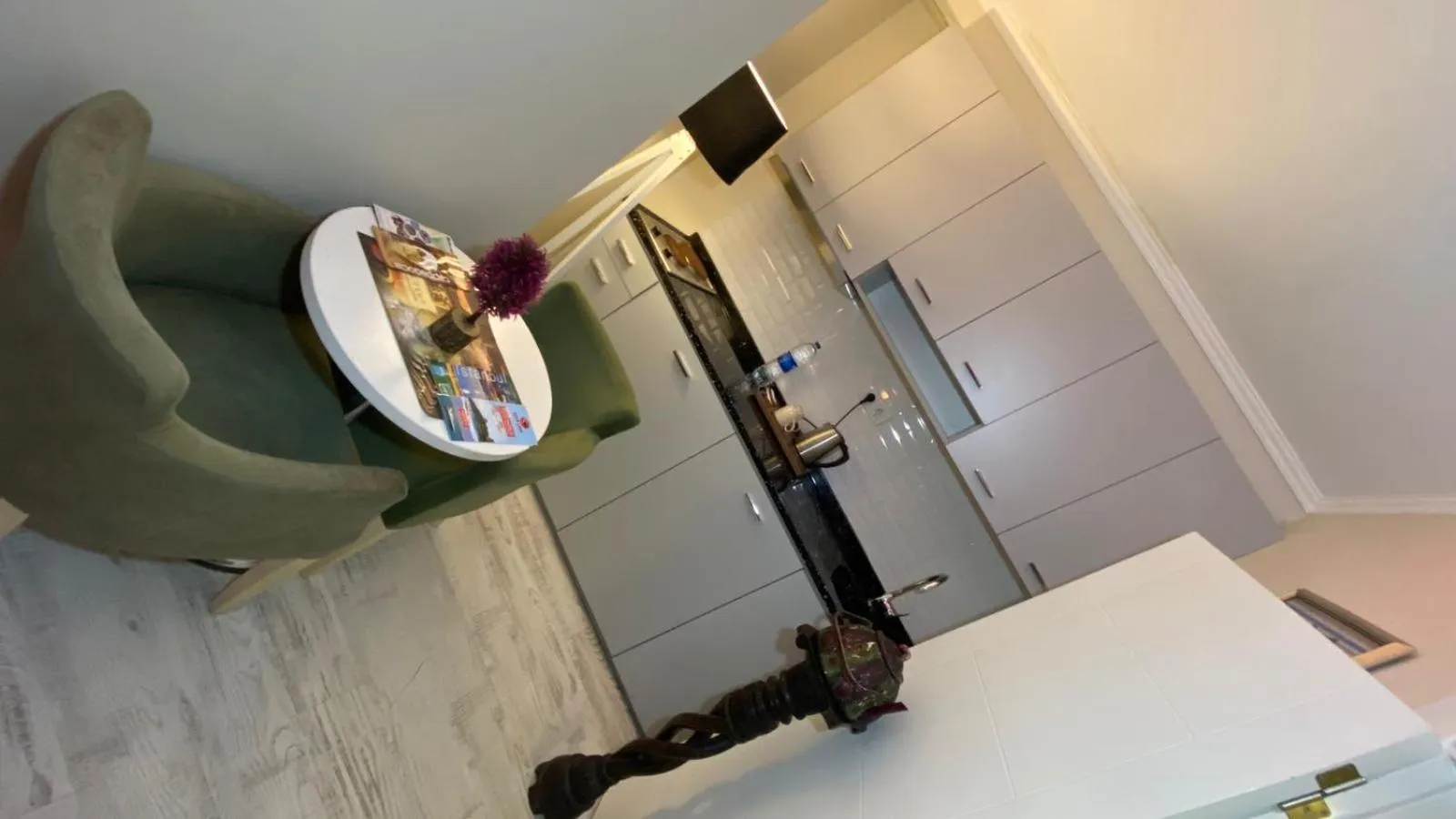 Kitchen or kitchenette, Bed in Chez Bore