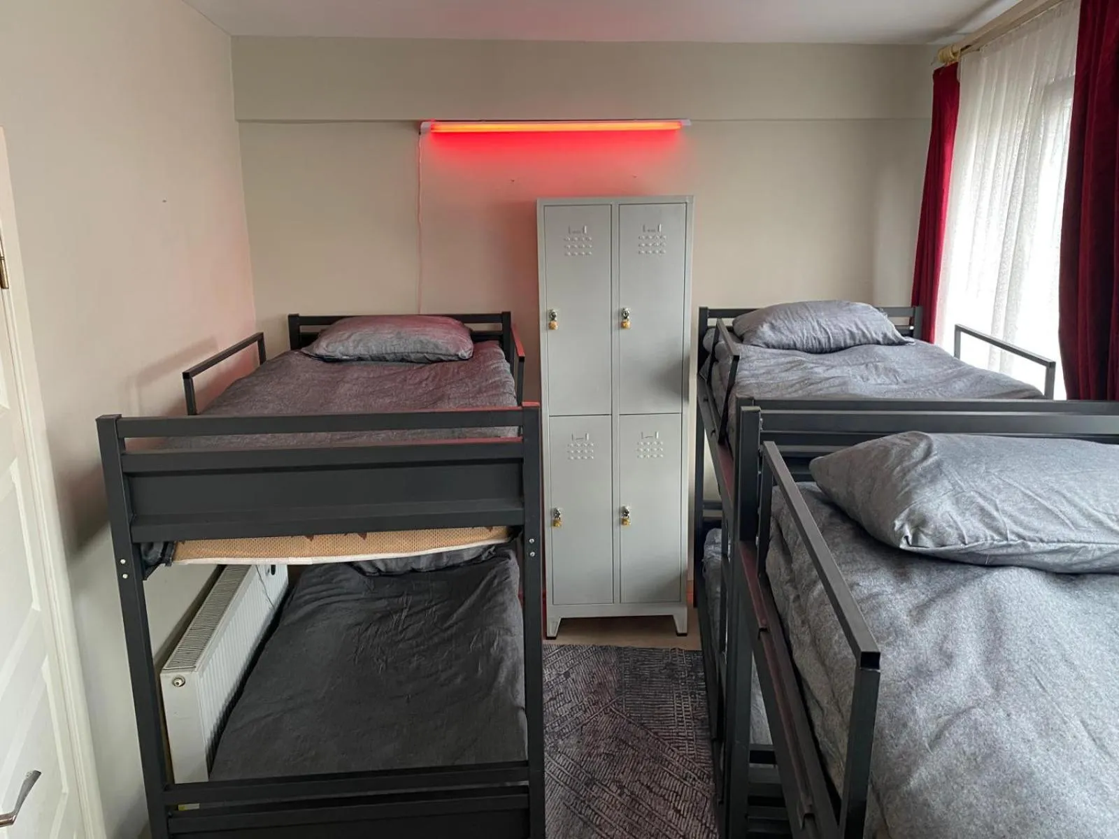 Bedroom, Bed in Chez Bore