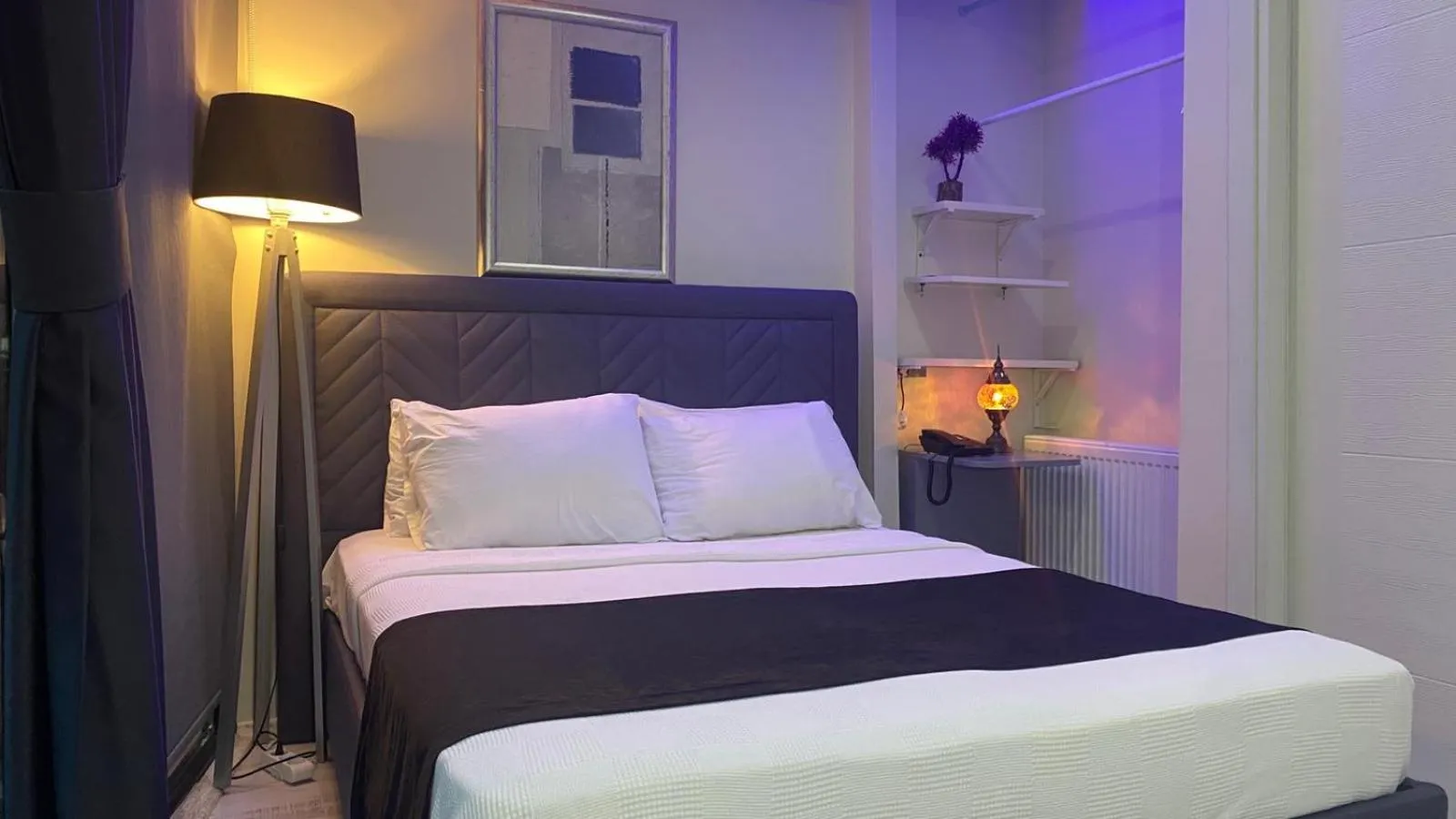 Bedroom, Bed in Chez Bore