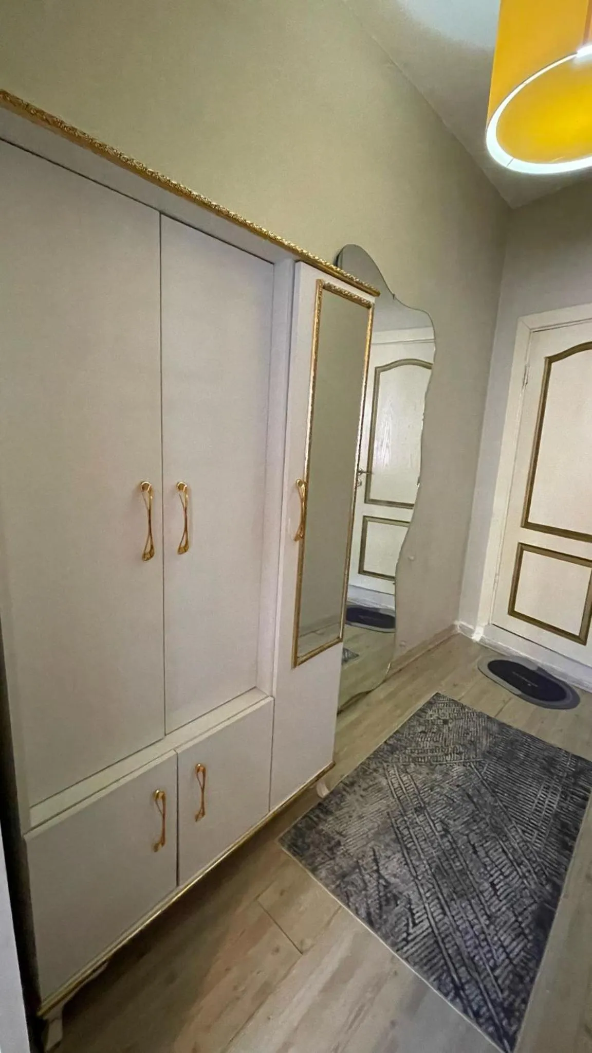 wardrobe in Chez Bore