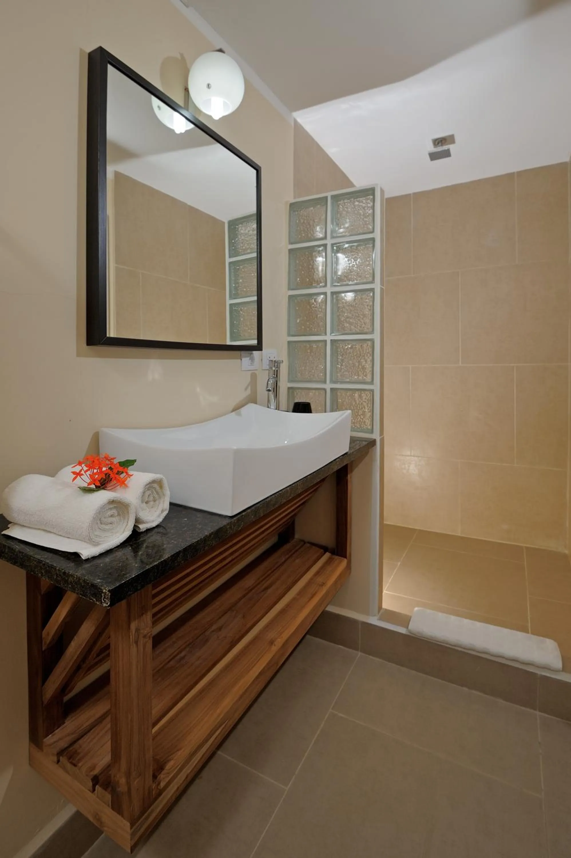 Bathroom in Eden Beach Resort - Bonaire