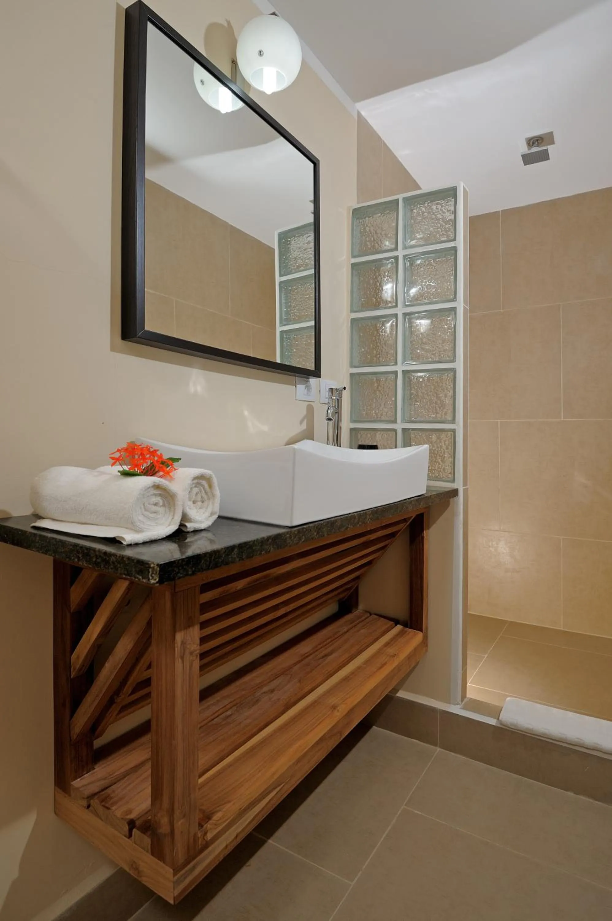 Bathroom in Eden Beach Resort - Bonaire