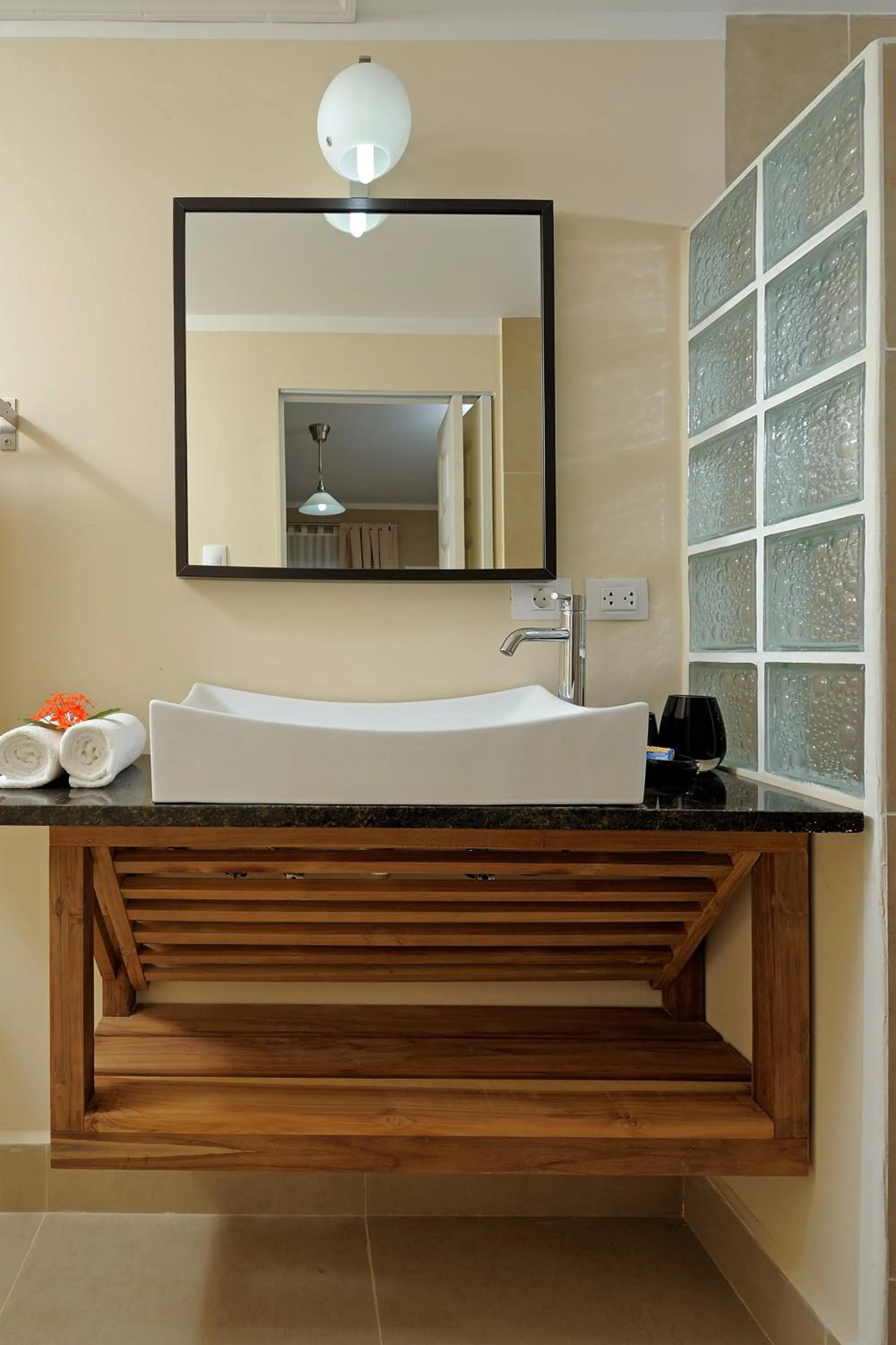 Bathroom in Eden Beach Resort - Bonaire