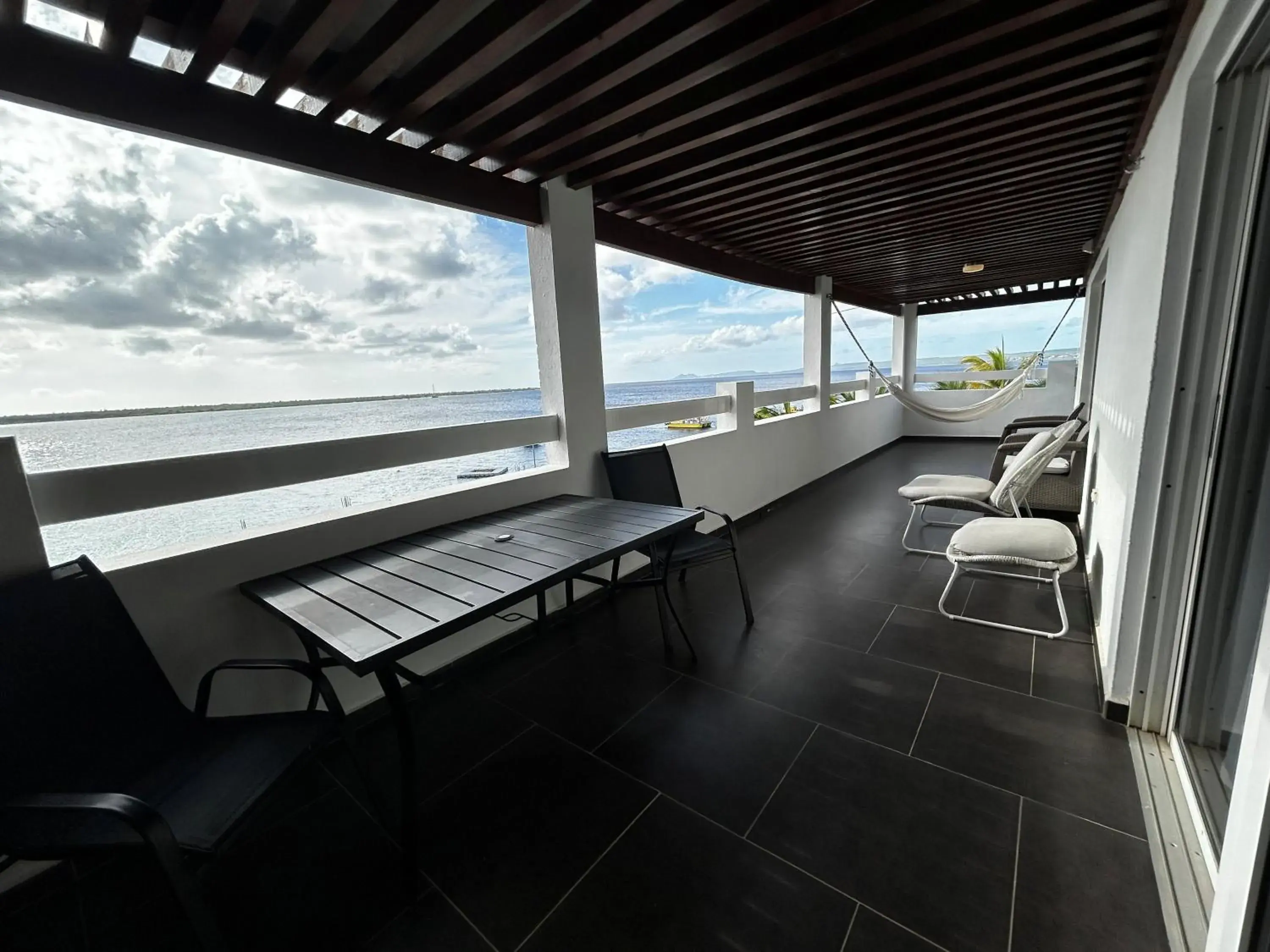 Deluxe Suite with Sea View in Eden Beach Resort - Bonaire Deluxe Suite with Sea View in Eden Beach Resort - Bonaire