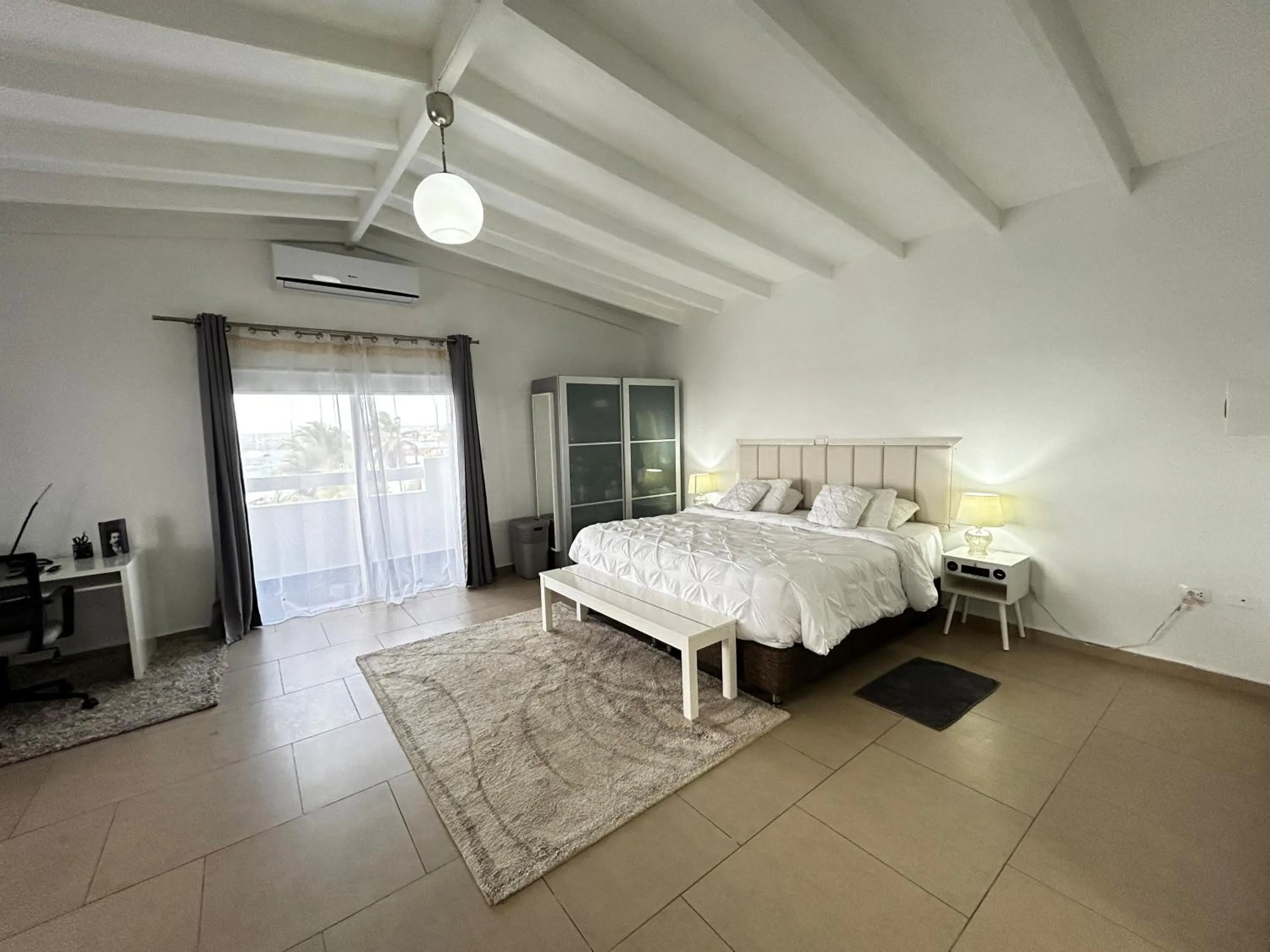 Bedroom, Bed in Eden Beach Resort - Bonaire