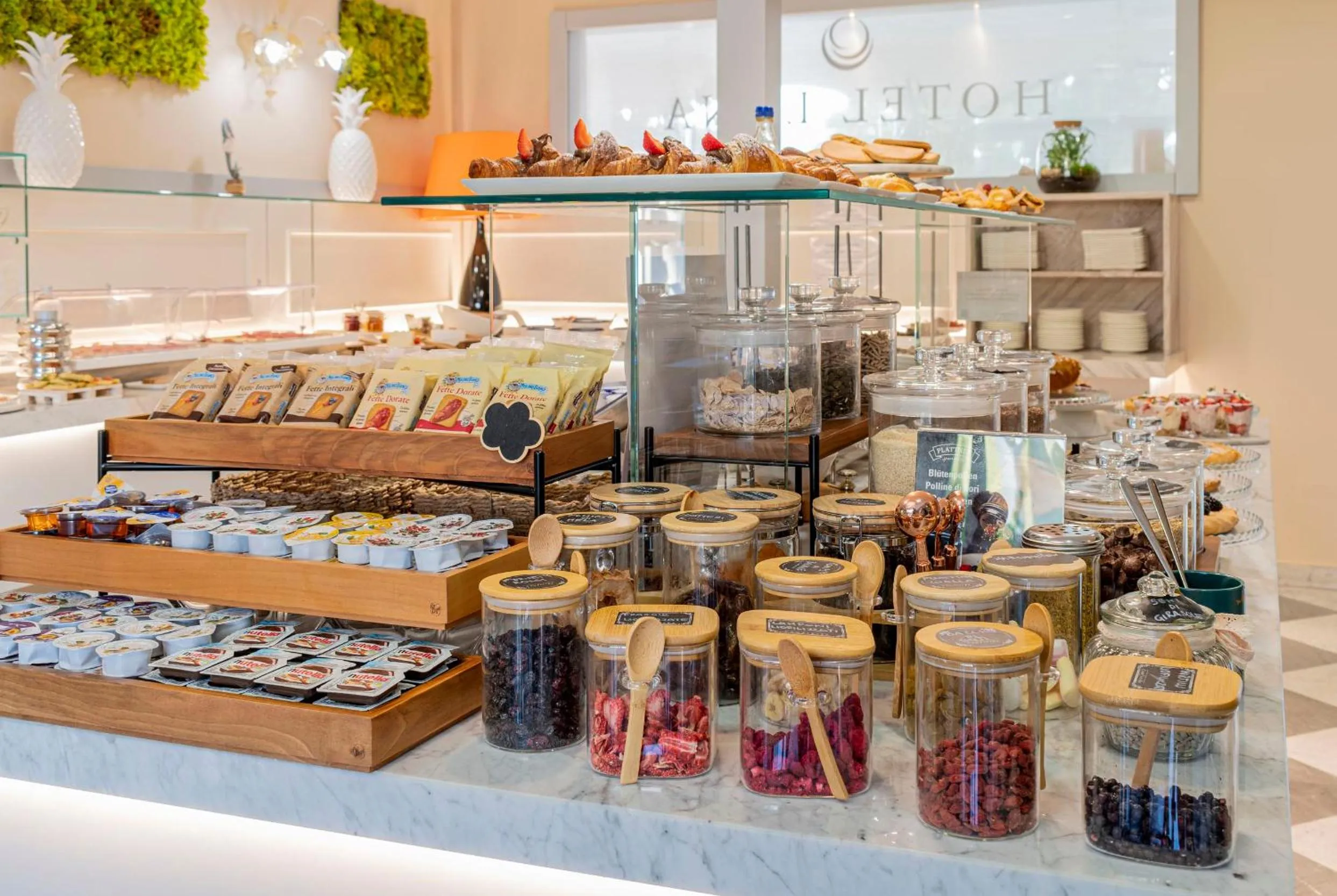 Breakfast in Hotel Luna