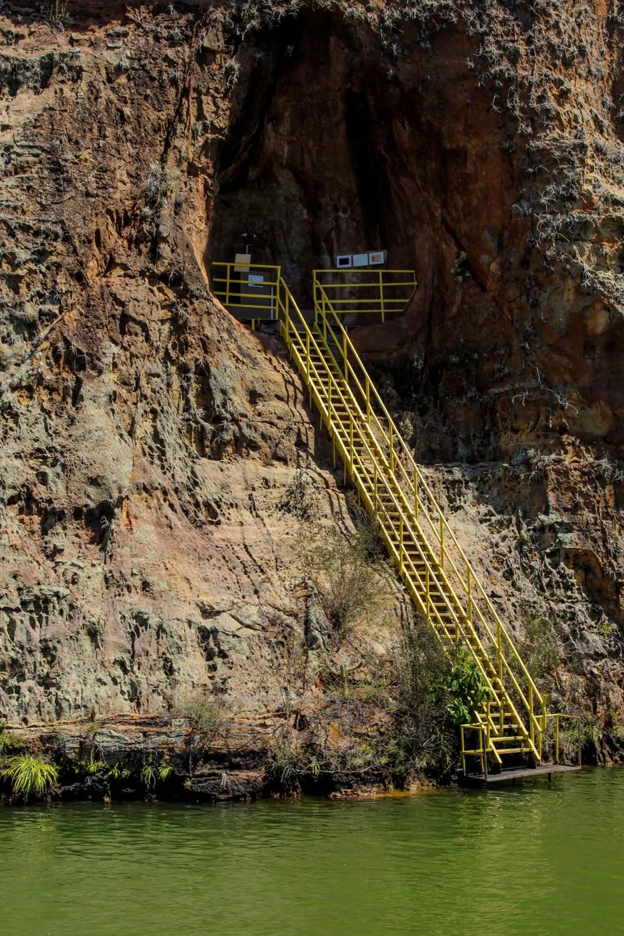 Nearby landmark in Bristol Aline Alagoas