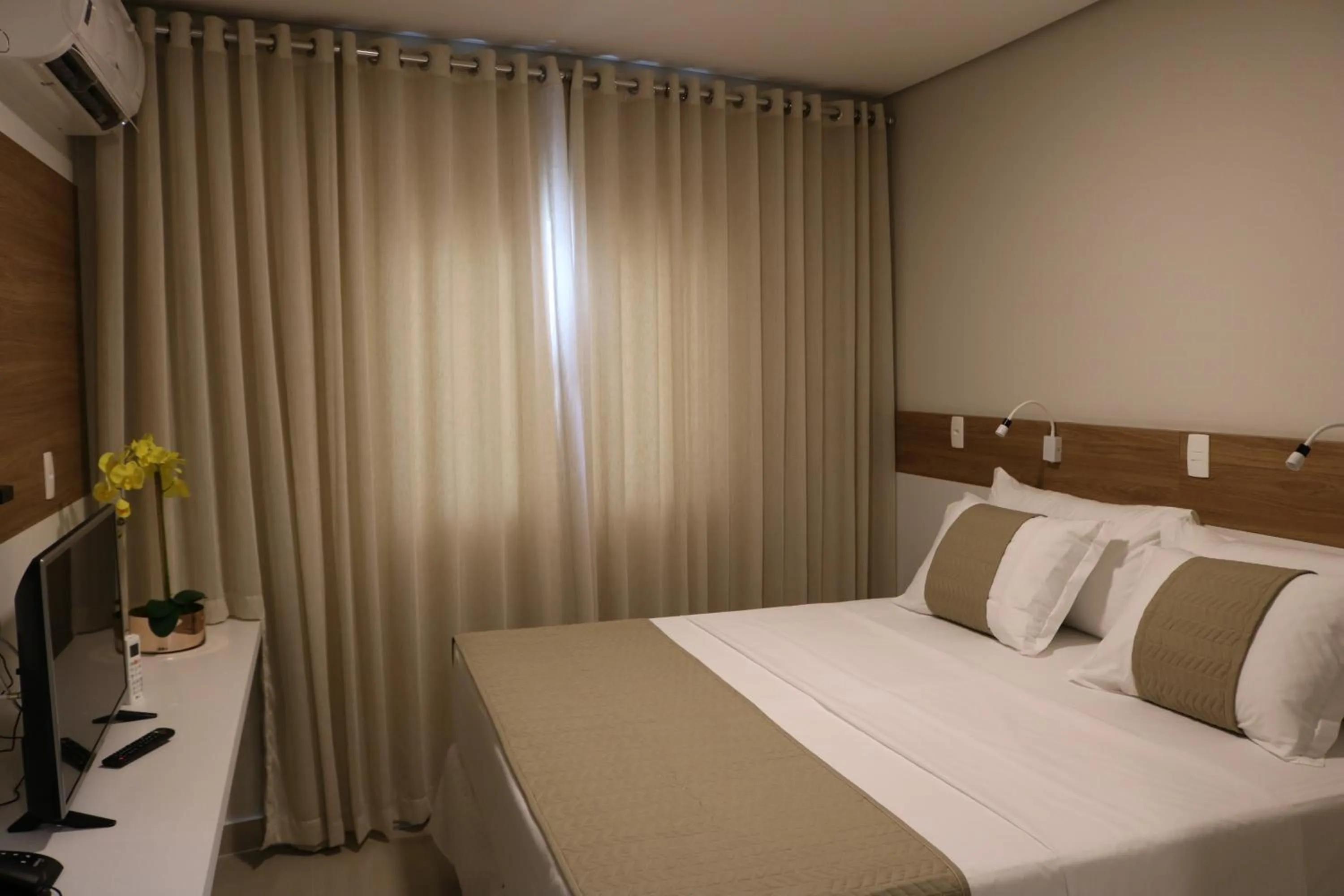 Bed in Bristol Aline Alagoas