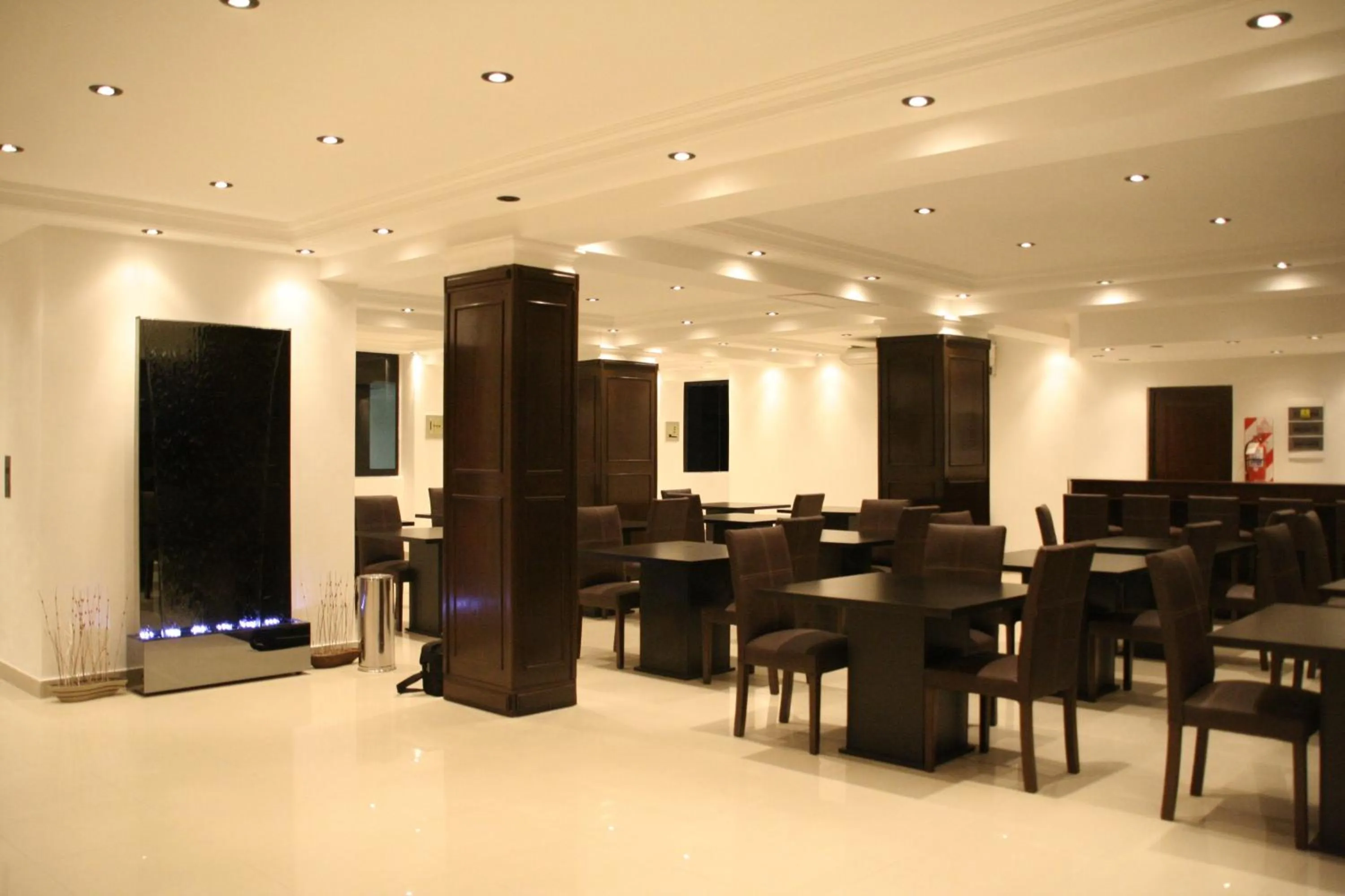 Restaurant/places to eat in Hotel Solar Norte