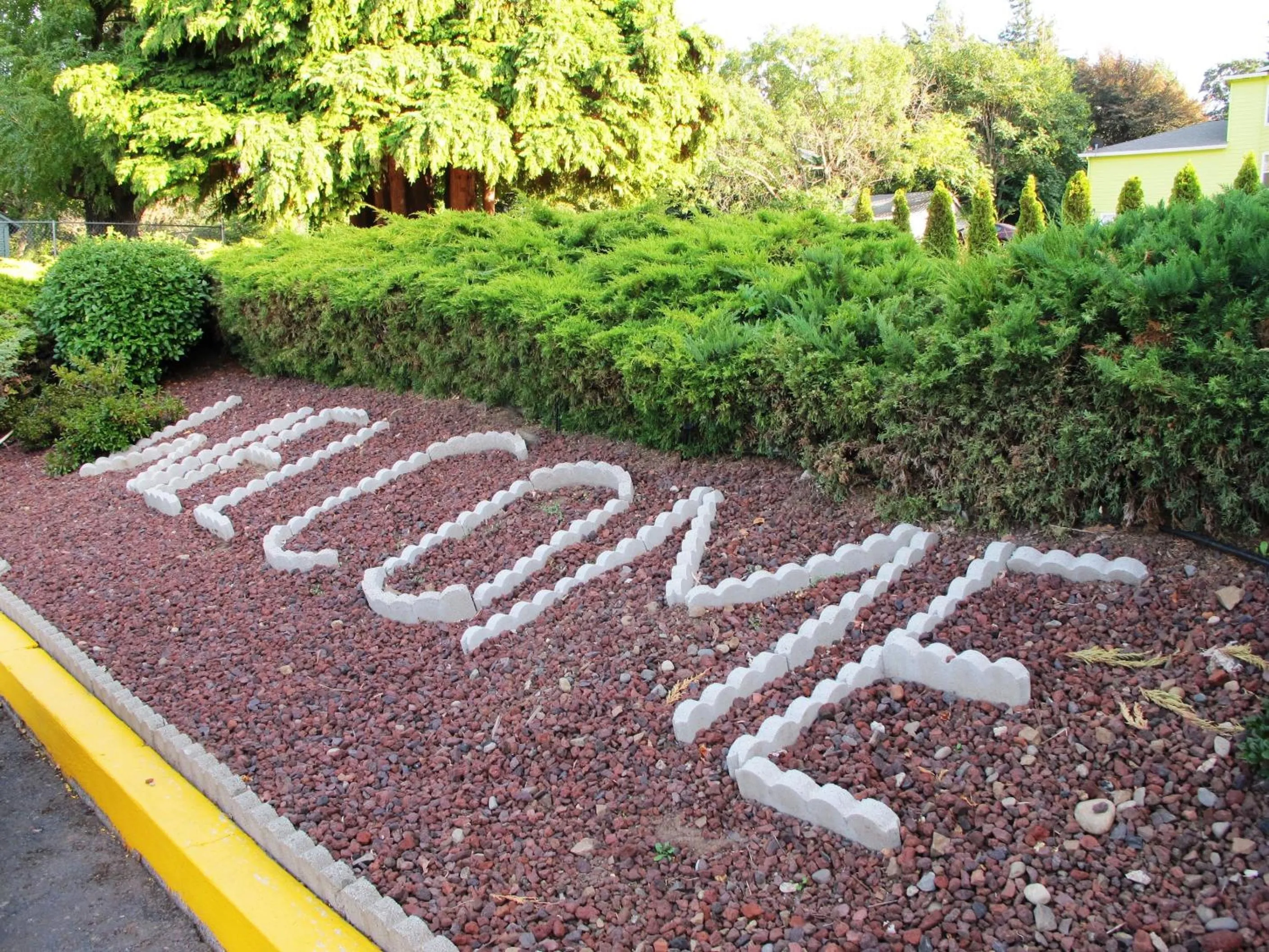 Facade/entrance in Riverview Lodge