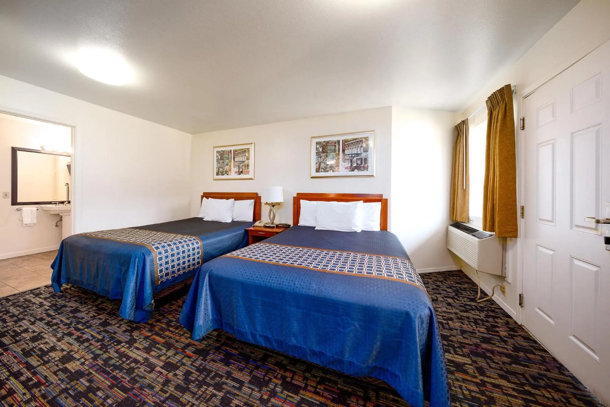 Bed in Riverview Lodge