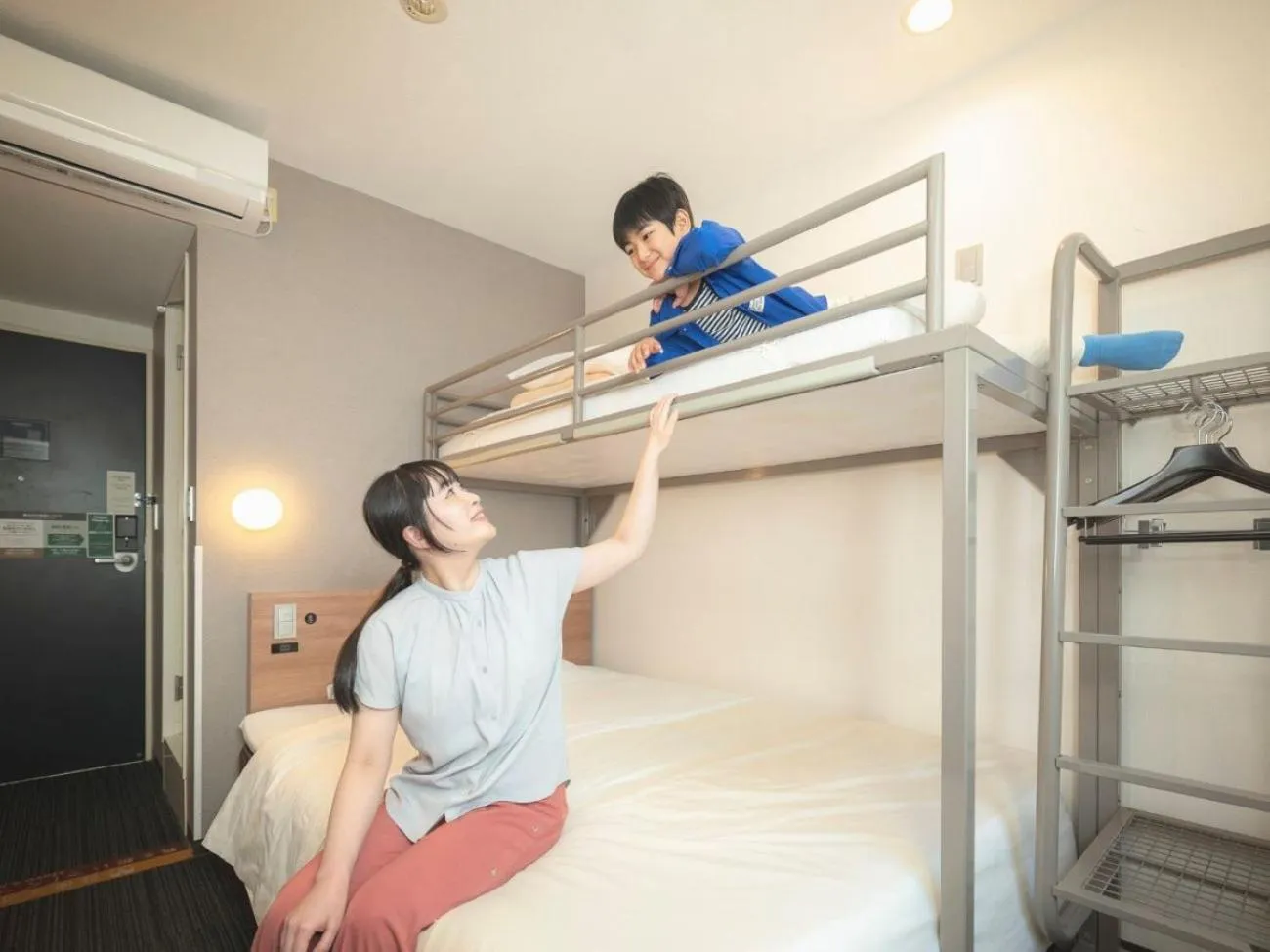 People, Bed in Super Hotel Nara Shin Omiya Ekimae