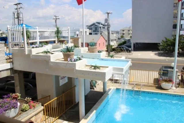 Swimming pool in Roman Holiday Resort